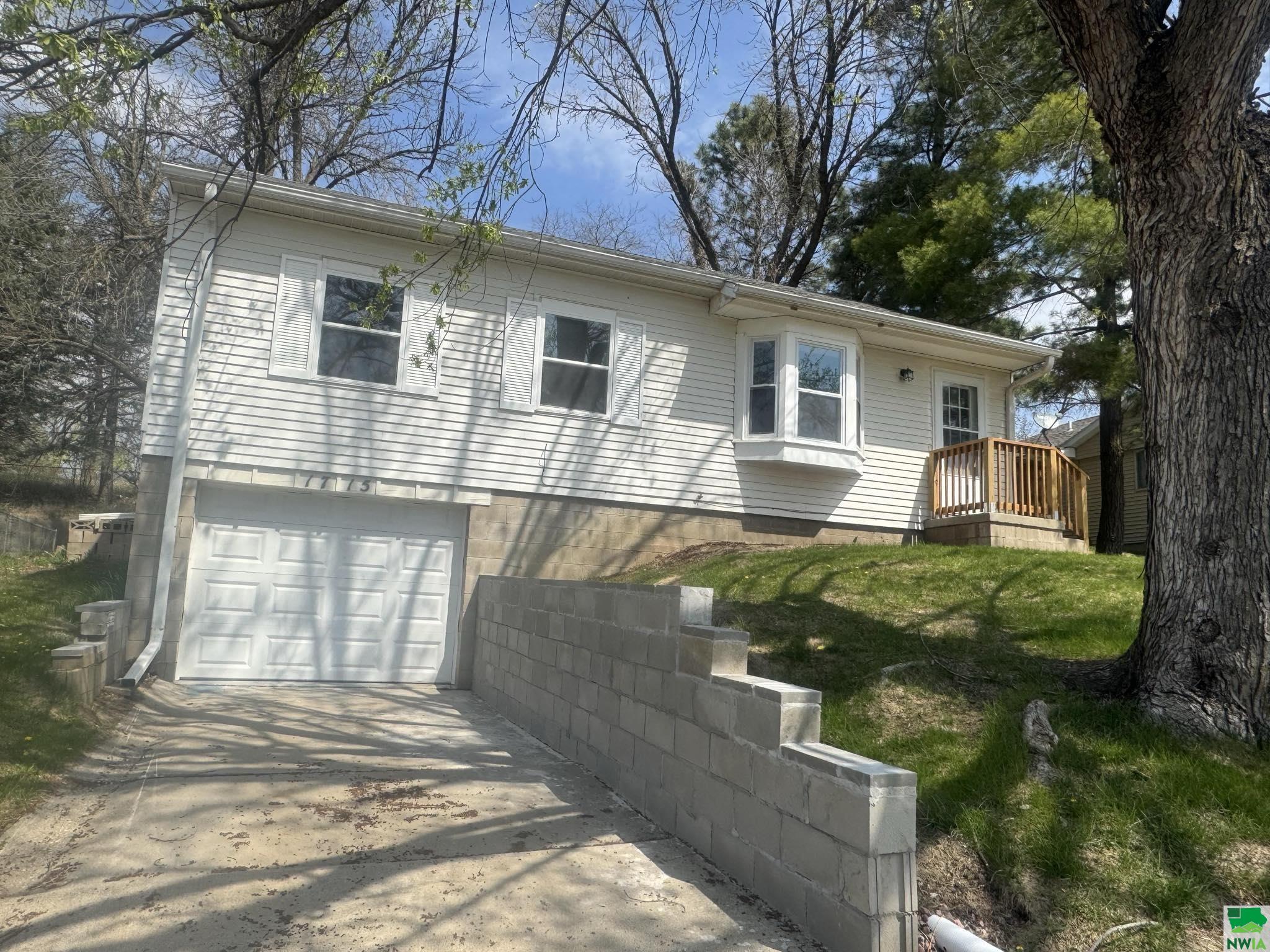 1715 25th Street W, Sioux City, IA 51103 
