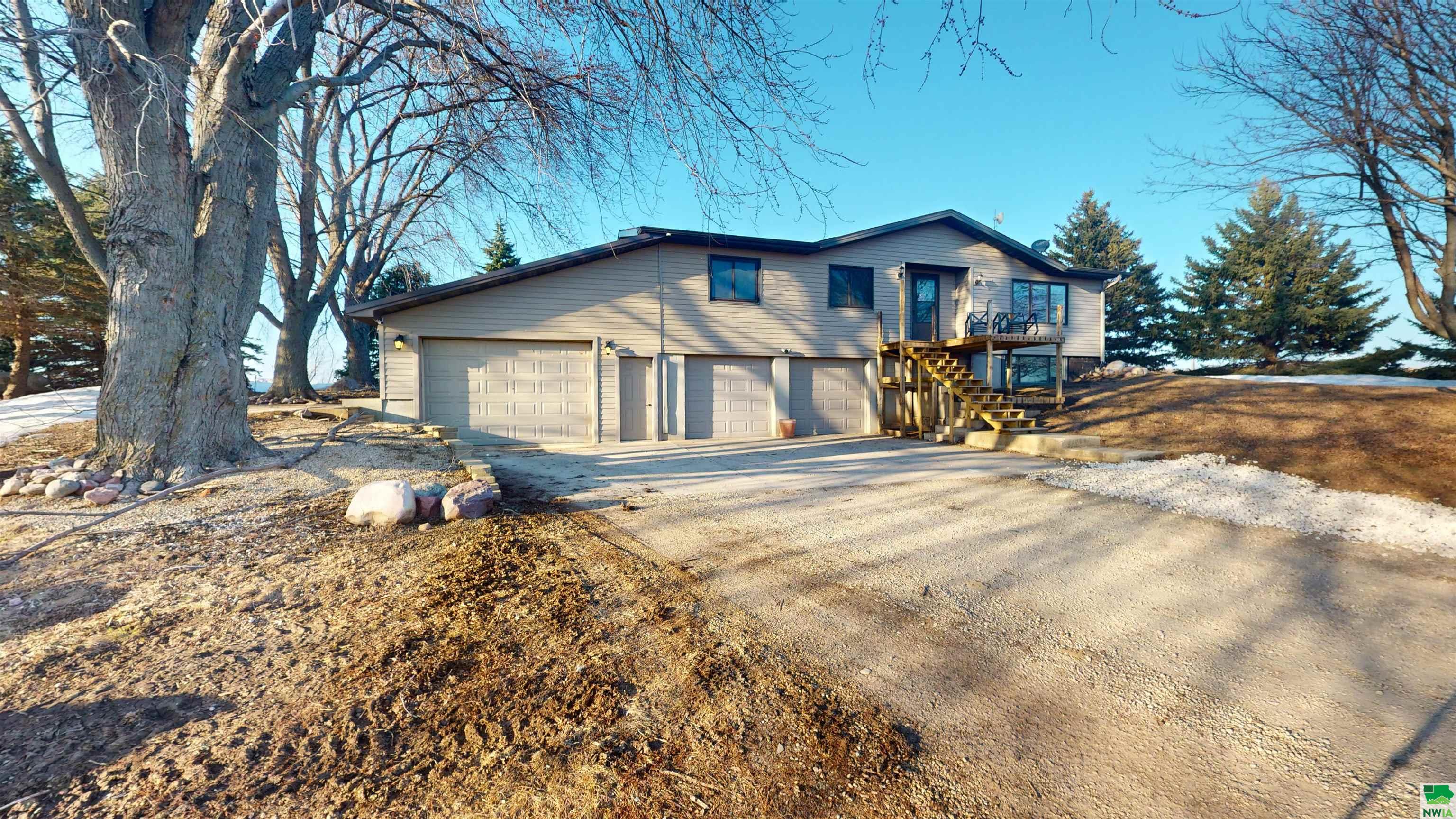 5952 10th Ave, Aurelia, IA 51005 