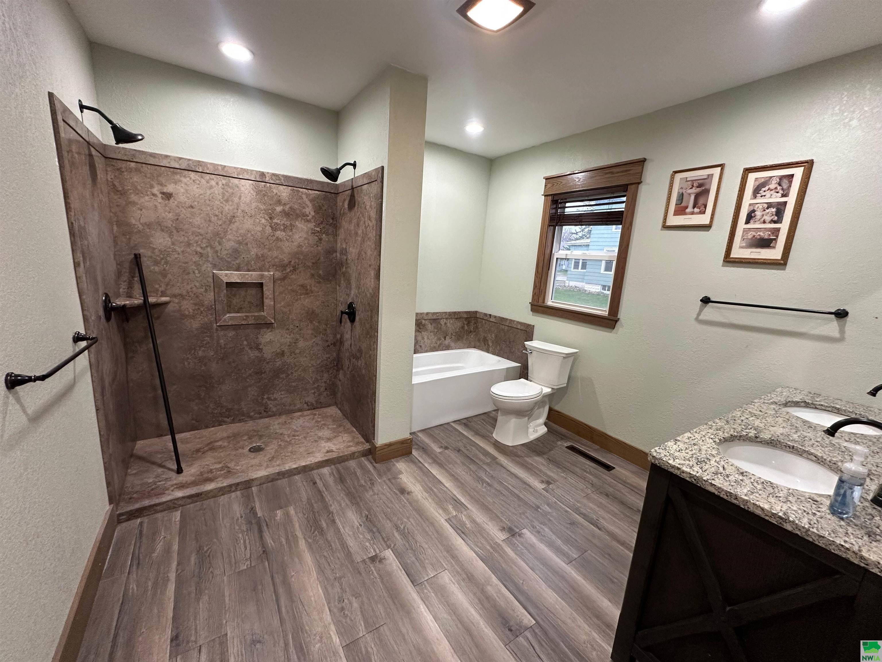 MLS #828400