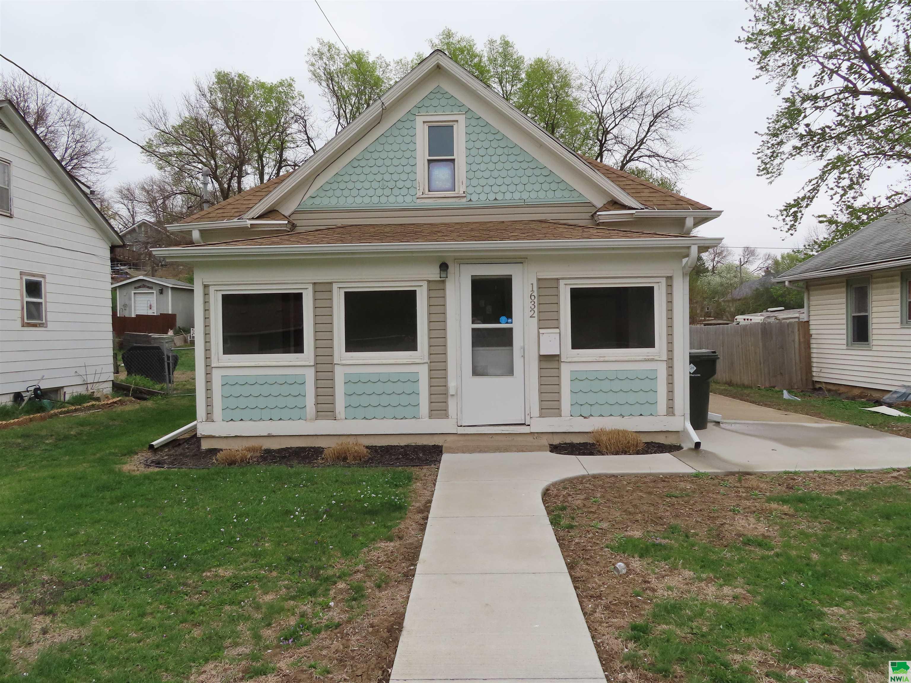 1632 Fairmount S, Sioux City, IA 51106 