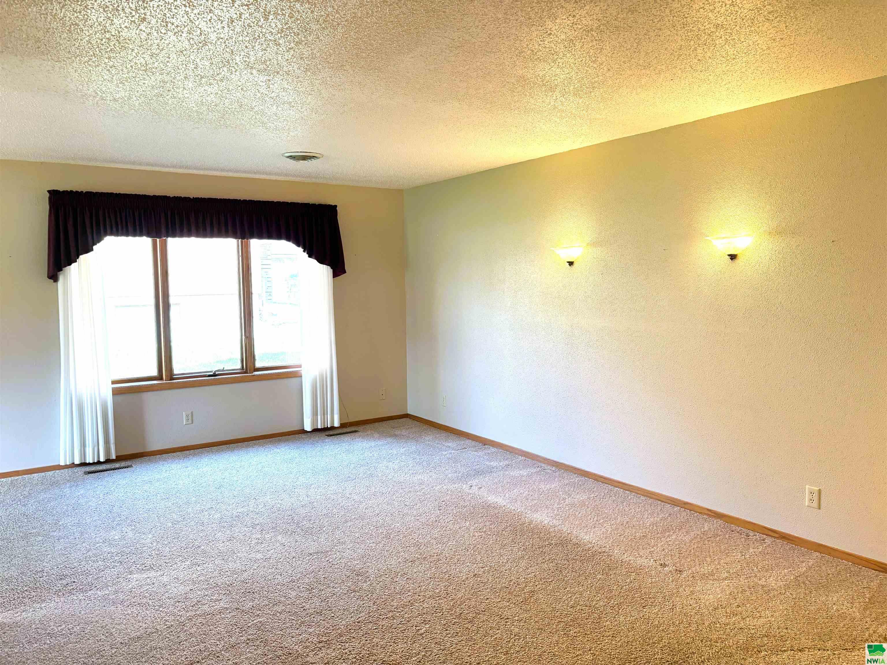 MLS #828409
