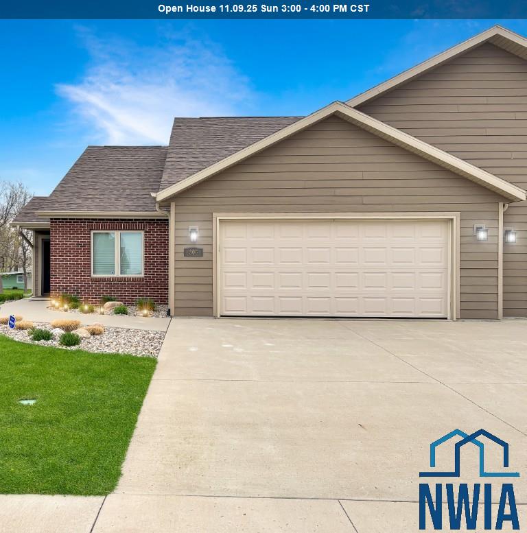 306 Prairie Bluff Dr, Sergeant Bluff, IA 51054 