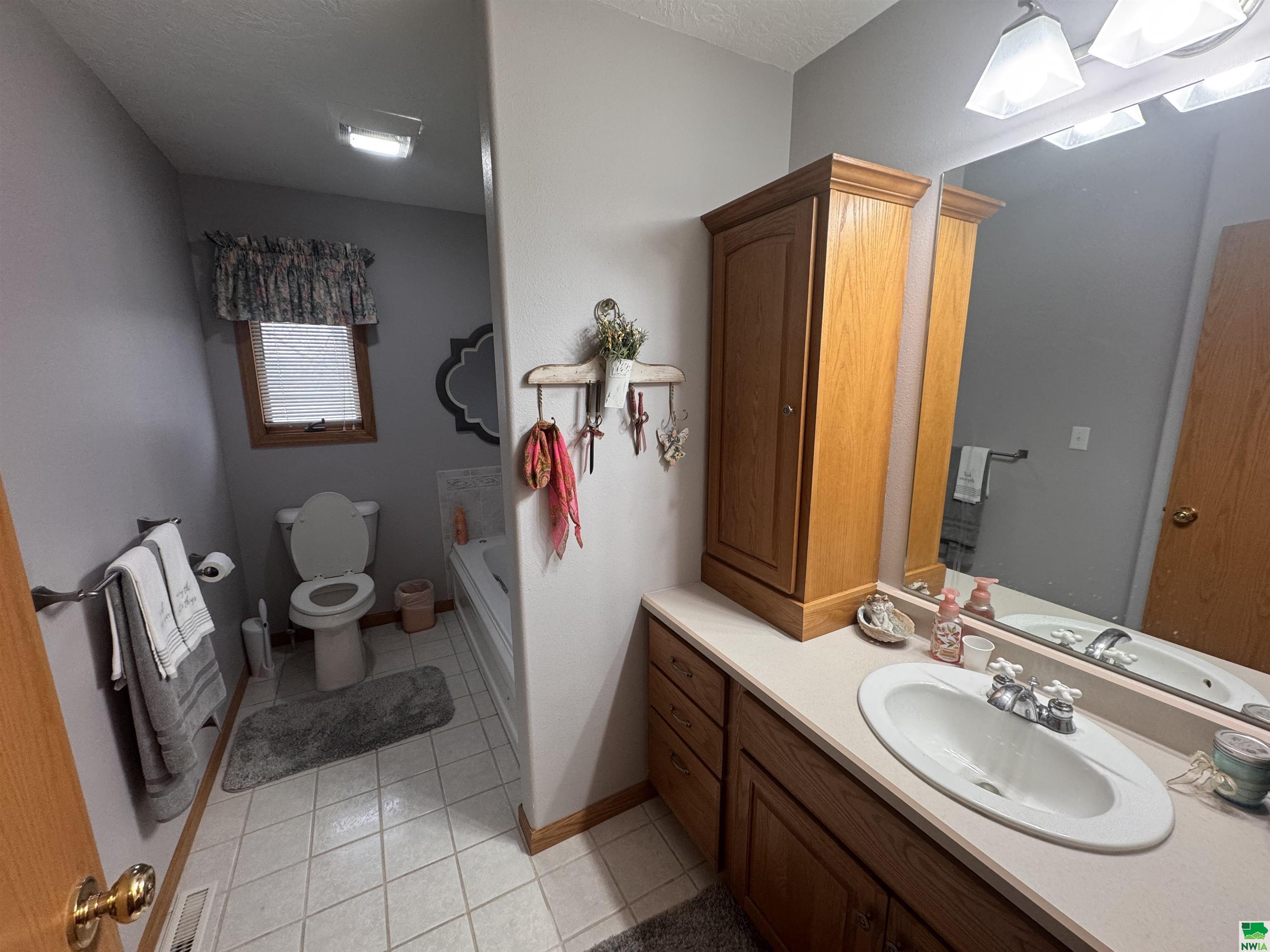 MLS #828415