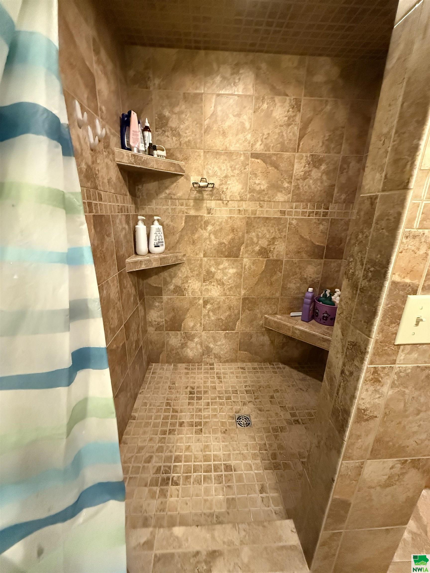 MLS #828416