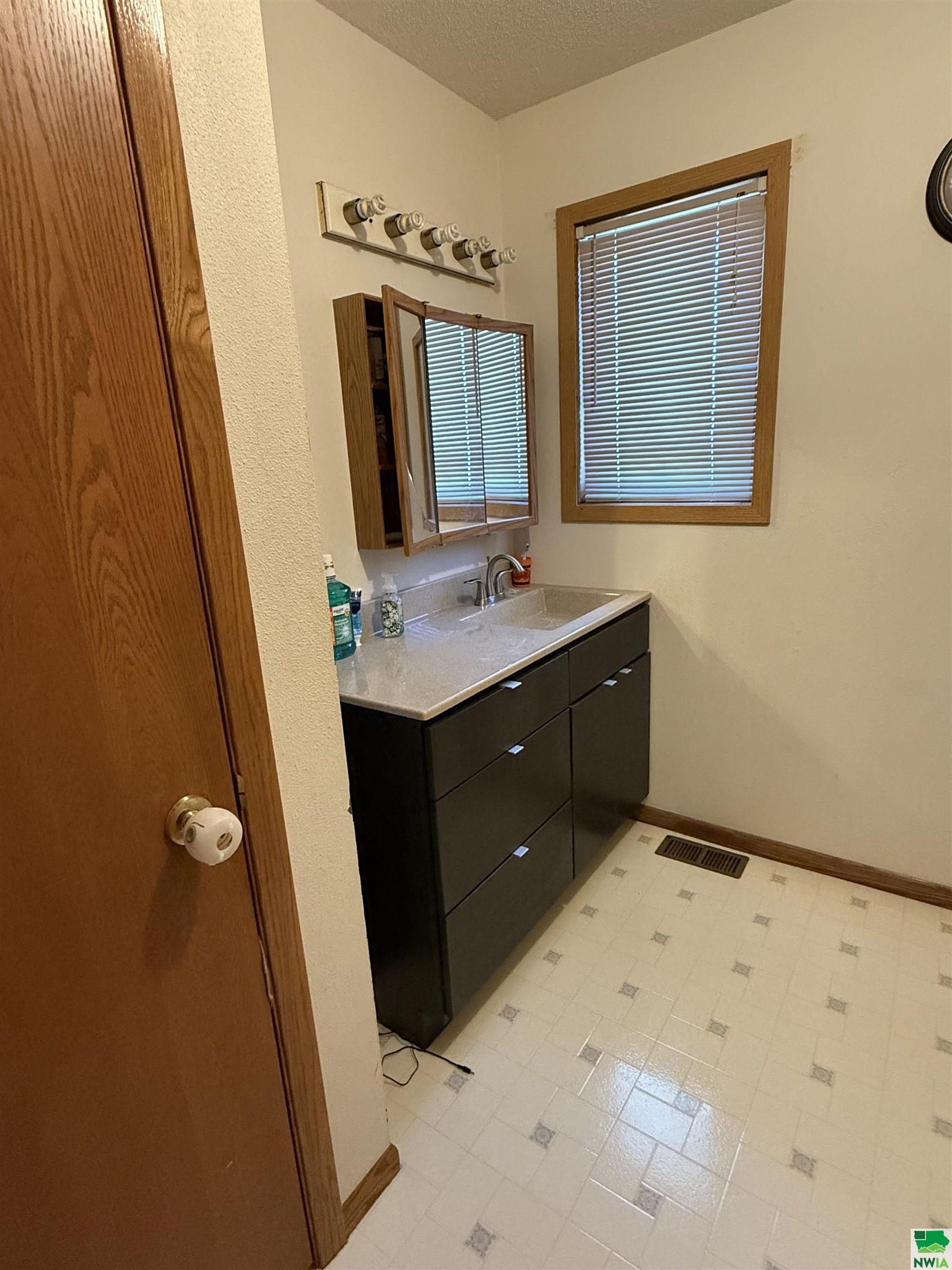 MLS #828416