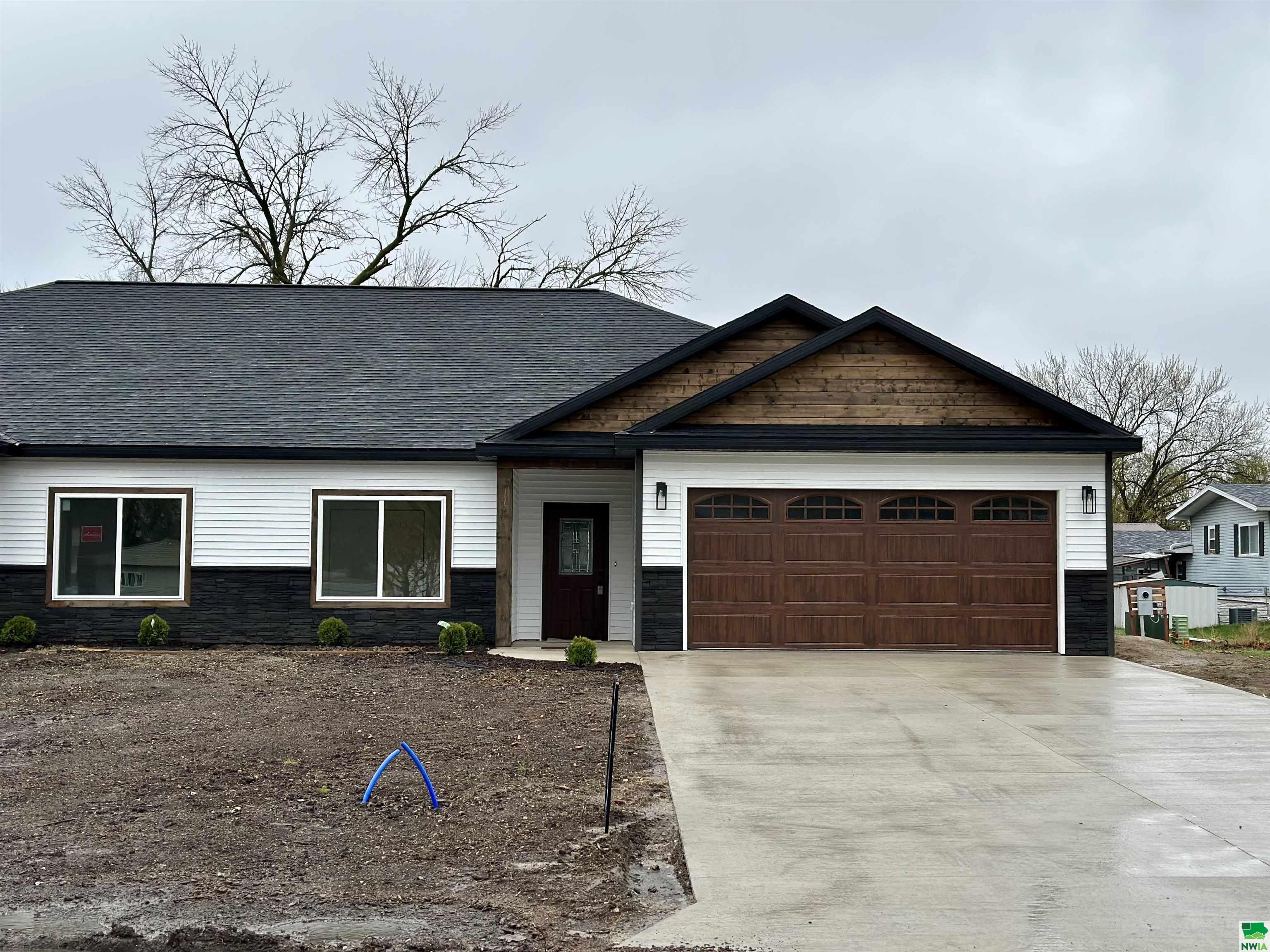 108 Park St, Lakeside, IA 50588 