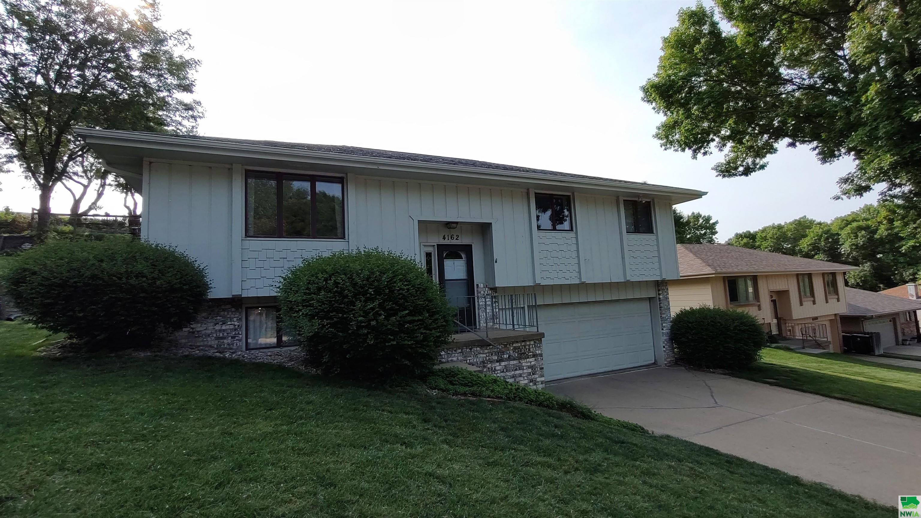 4162 Sherwood Terr, Sioux City, IA 51106 