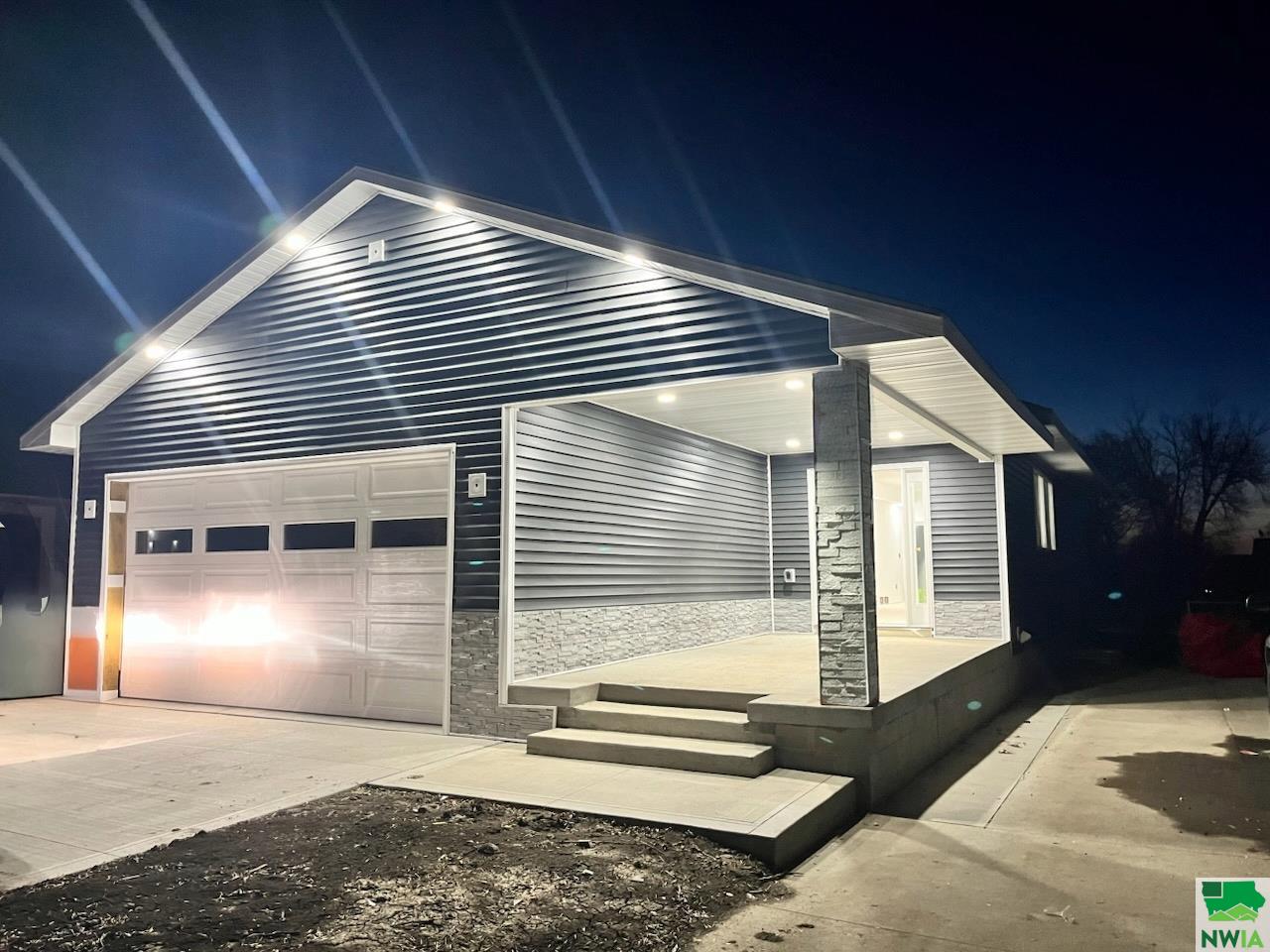 1414 B, South Sioux City, NE 68776 