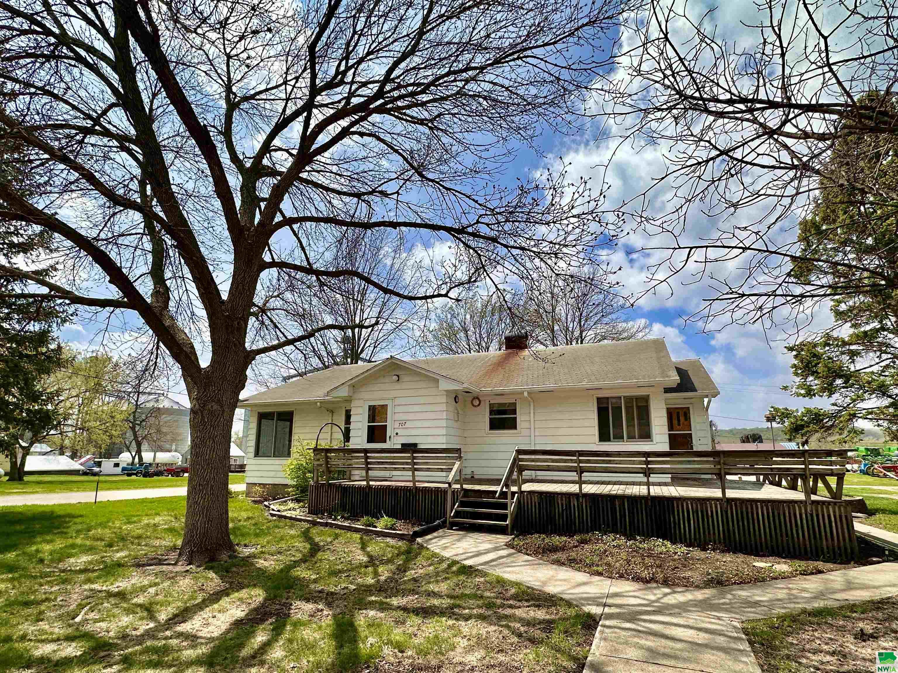 707 Driftwood Street, Correctionville, IA 51016 
