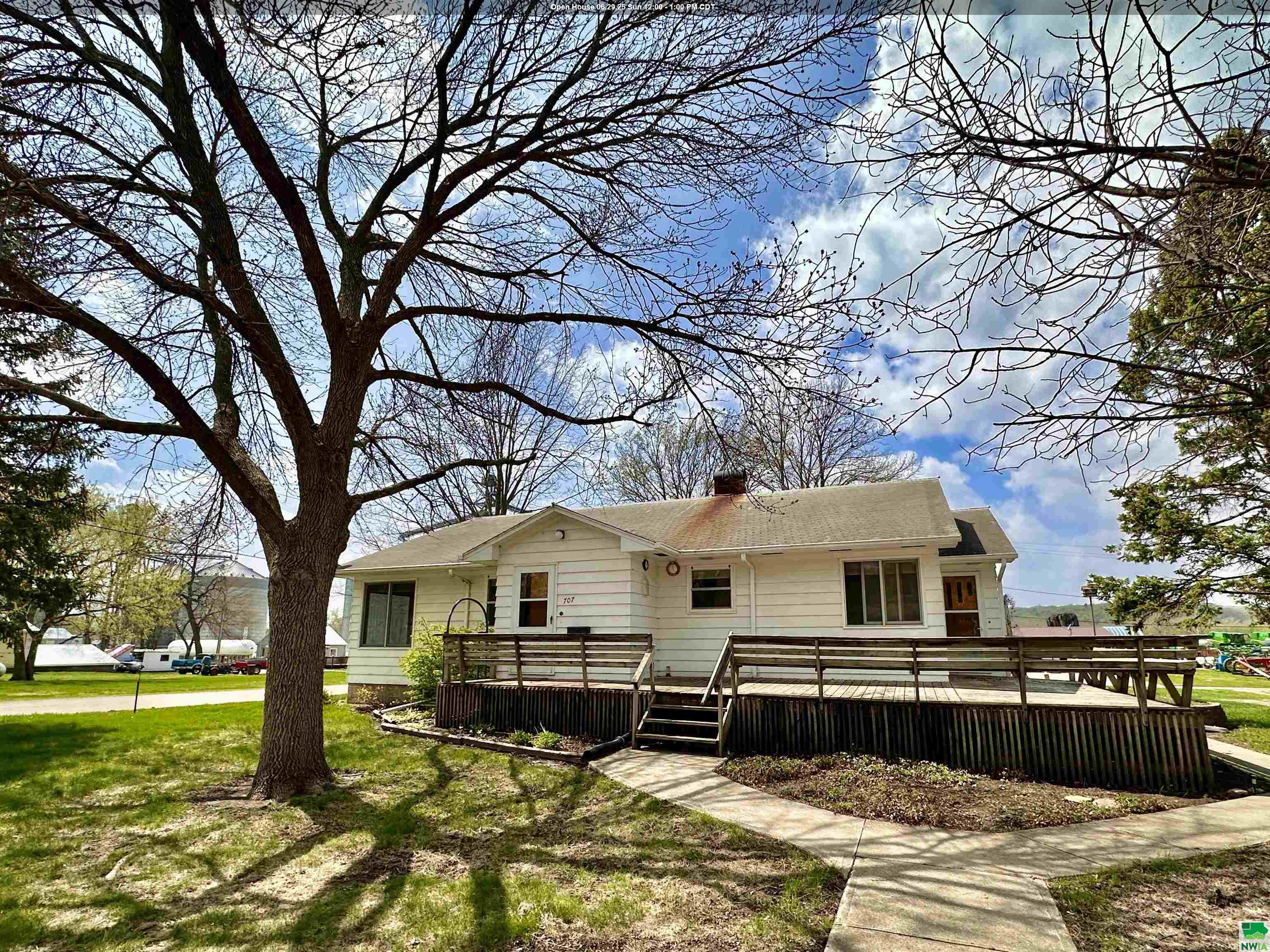 707 Driftwood Street, Correctionville, IA 51016 
