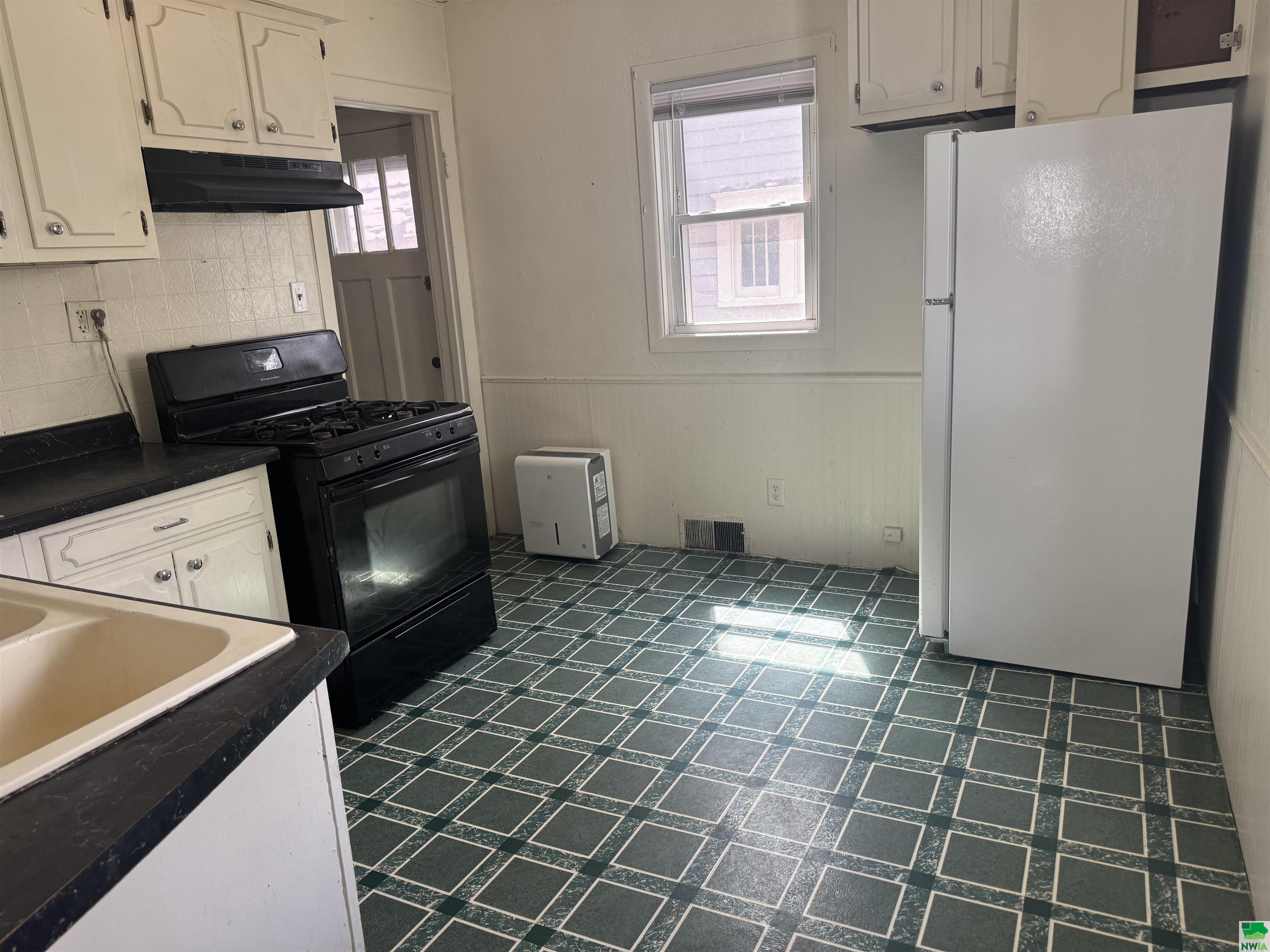 MLS #828460