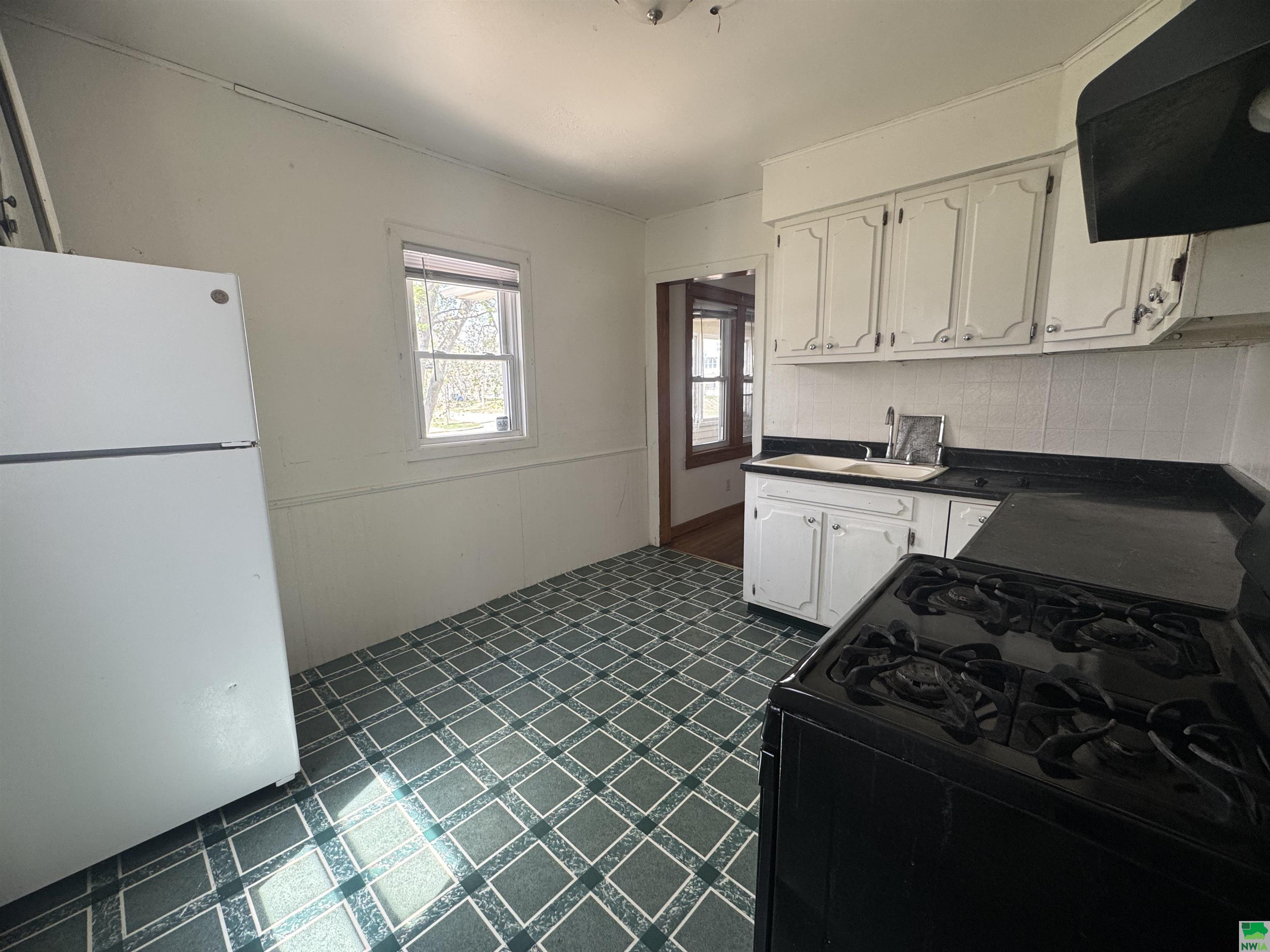 MLS #828460