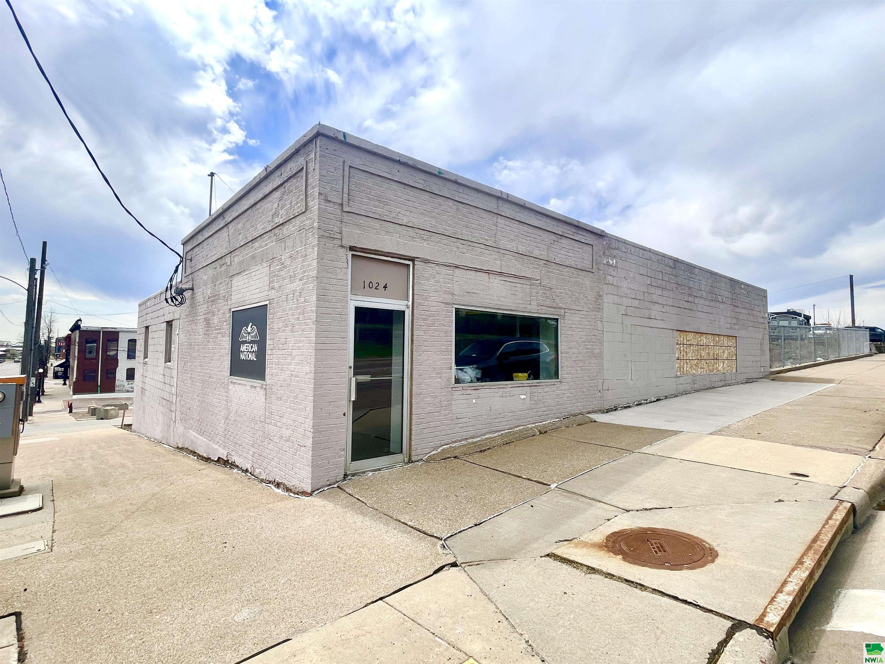 1024 5th Street, Sioux City, IA 51101 