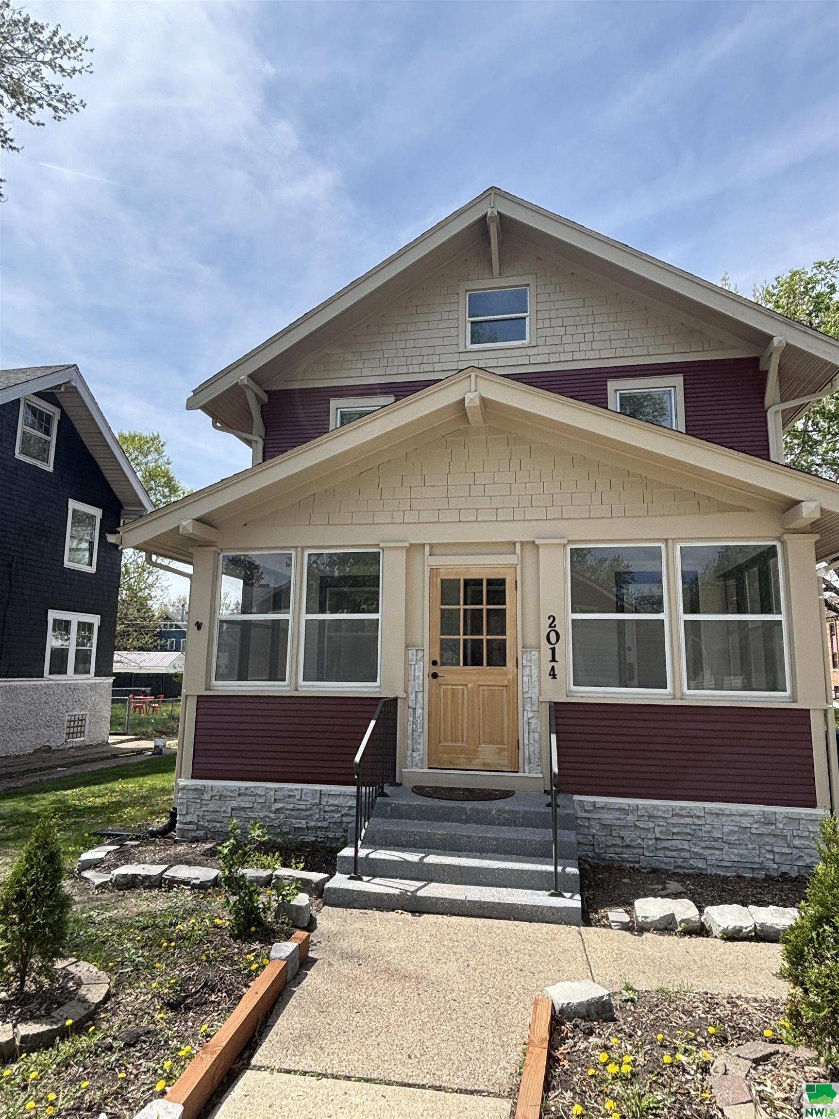 2014 York Street, Des Moines, IA 50316 