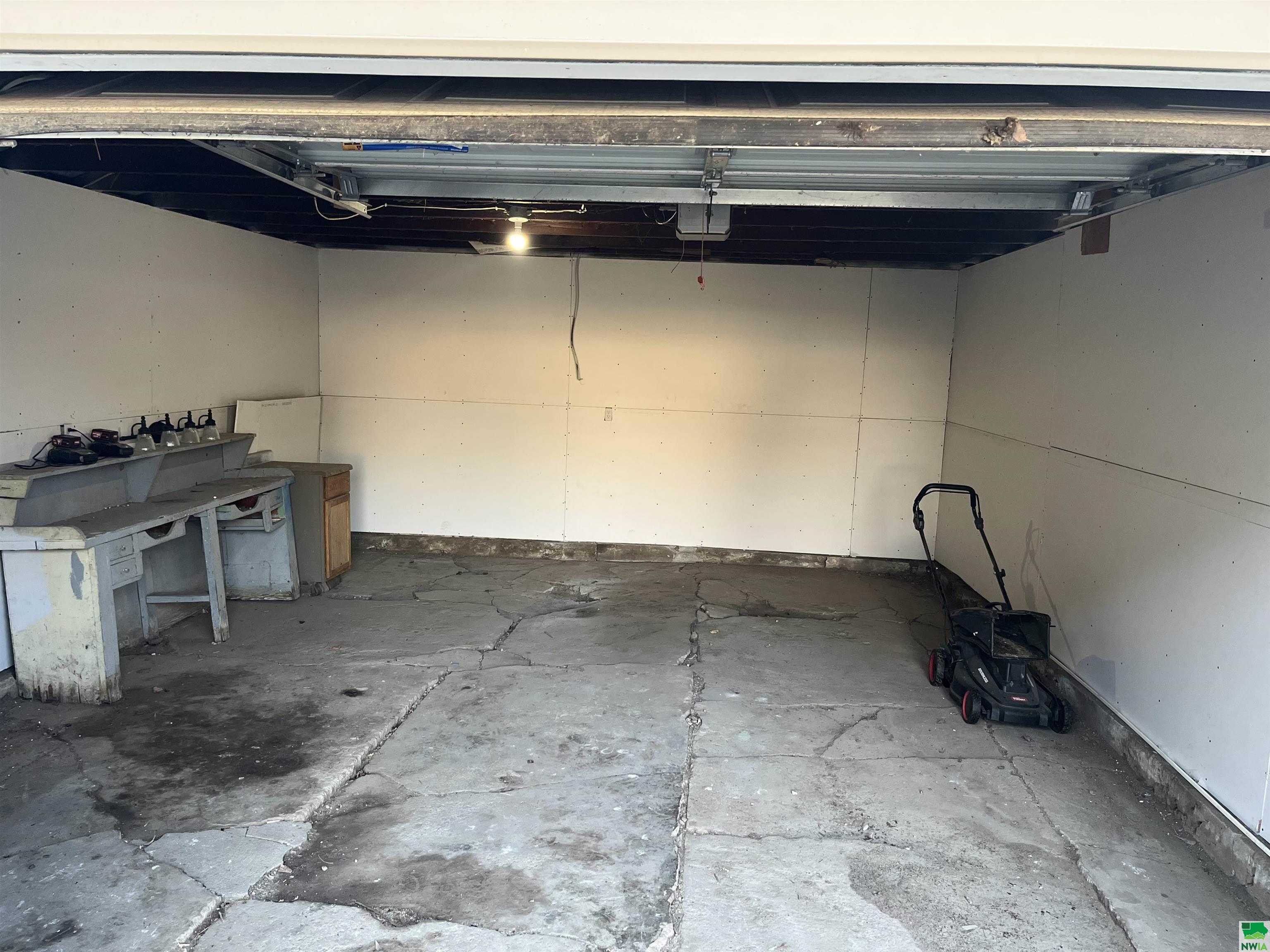 MLS #828477