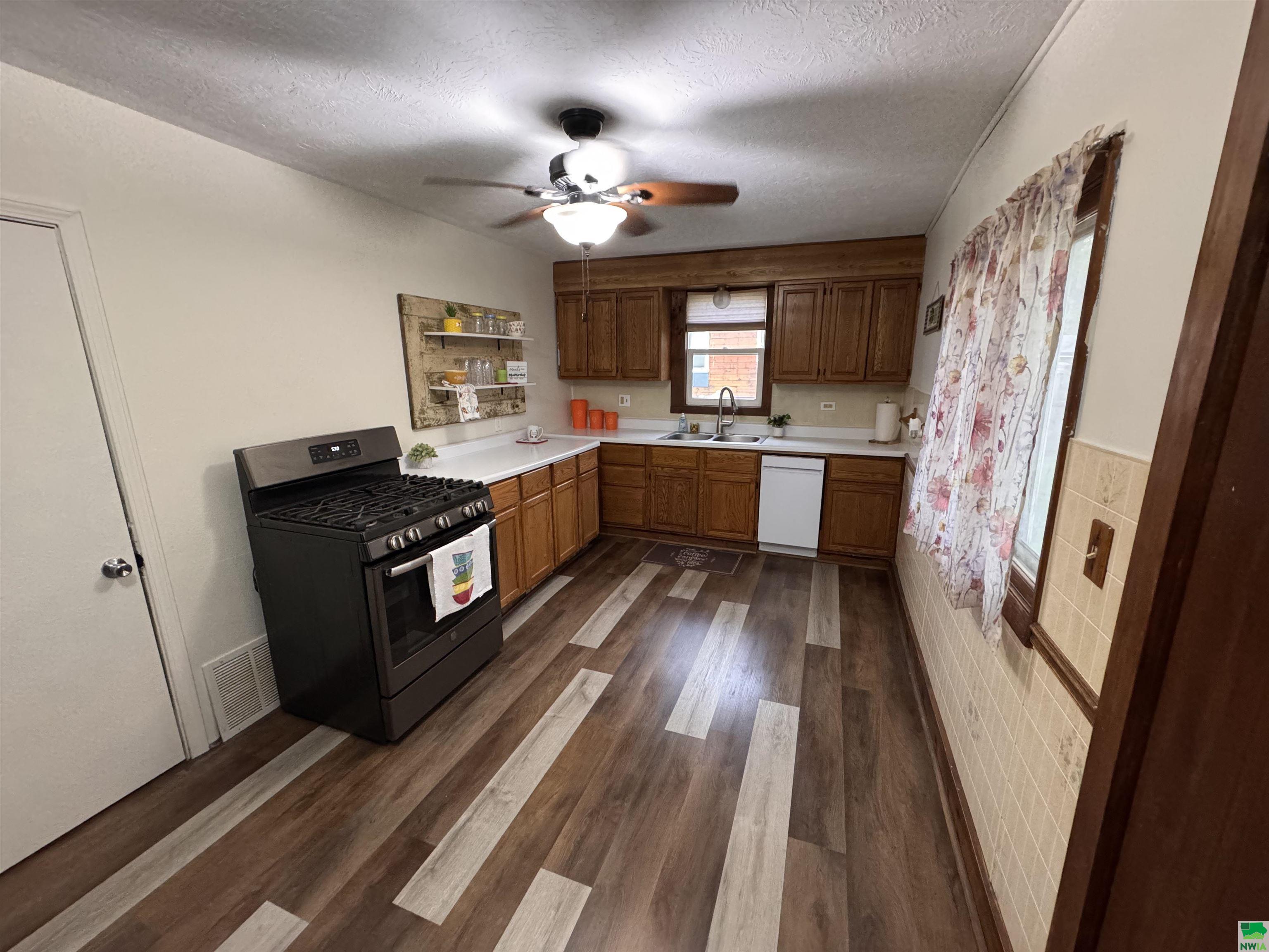 MLS #828477
