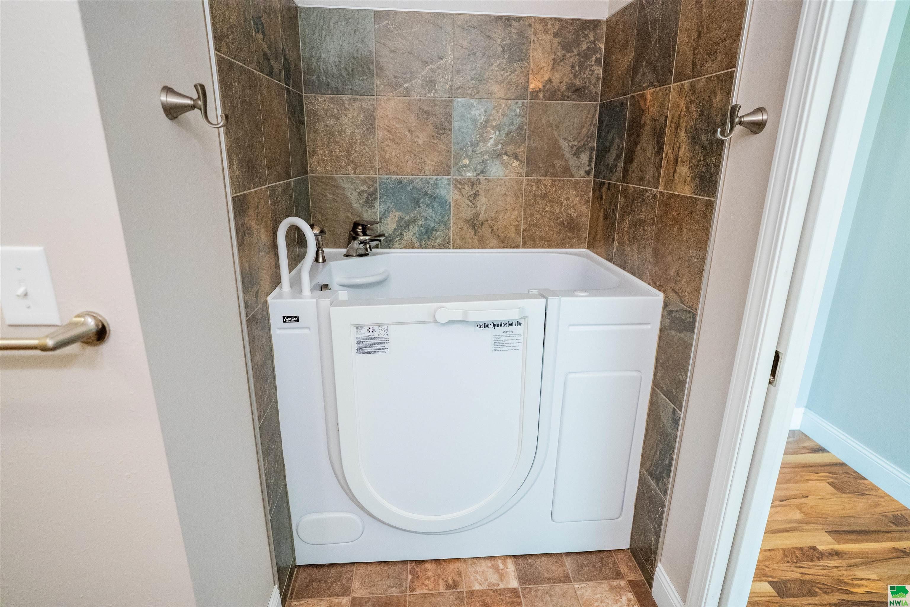 MLS #828482