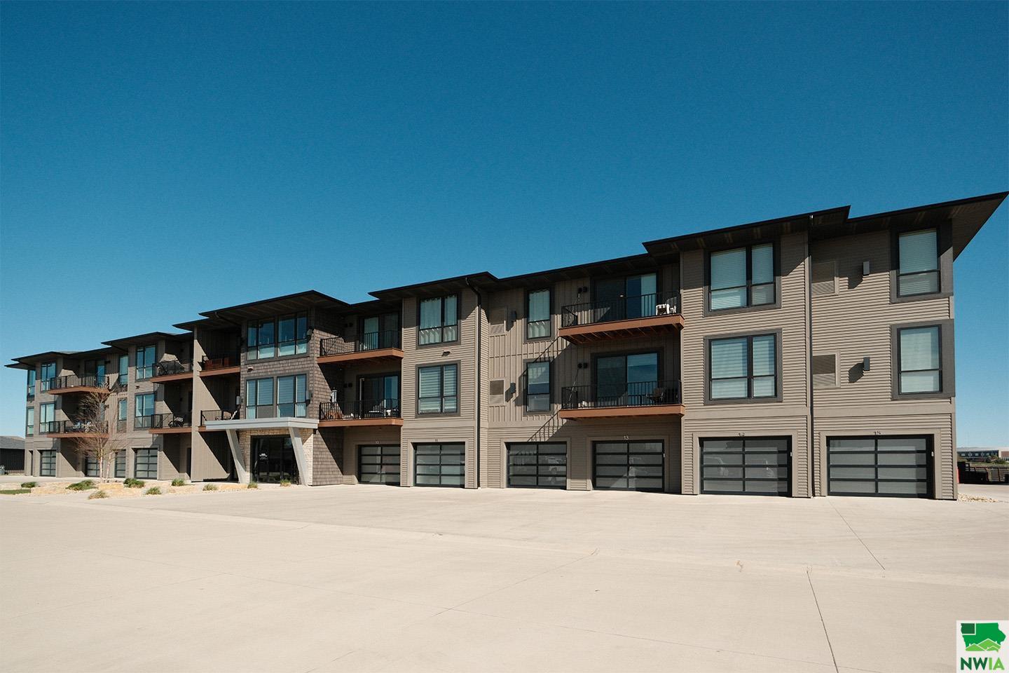 1351 13th Ave SE, Unit #308, Sioux Center, IA 51250 