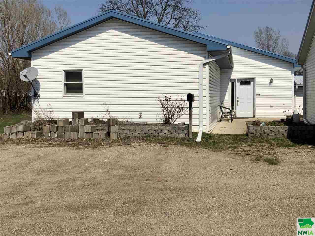 409 Rose St E, Elk Point, SD 57025 