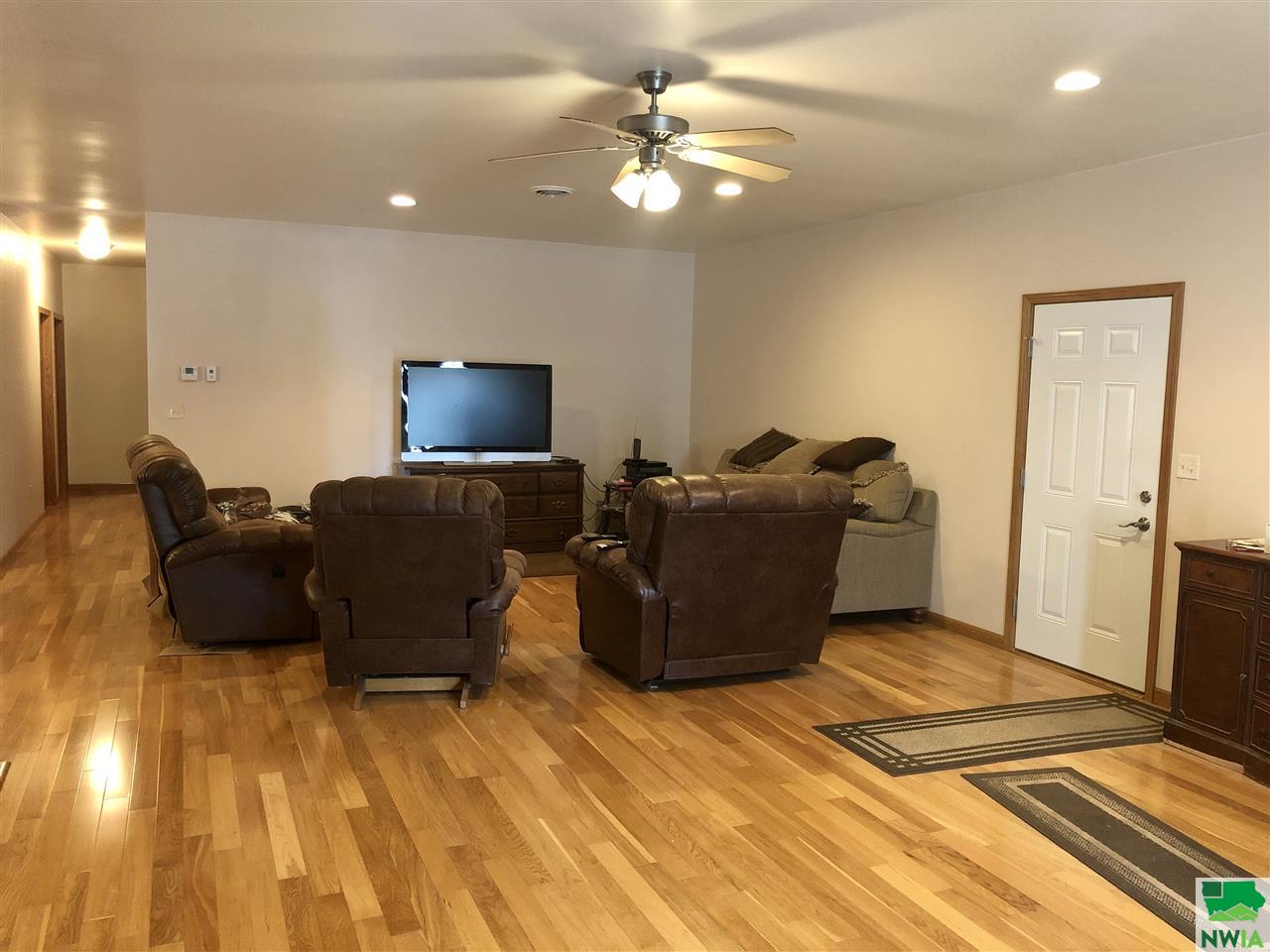 MLS #828490