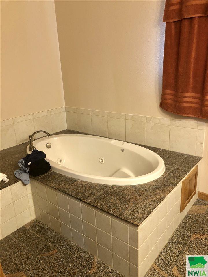 MLS #828490