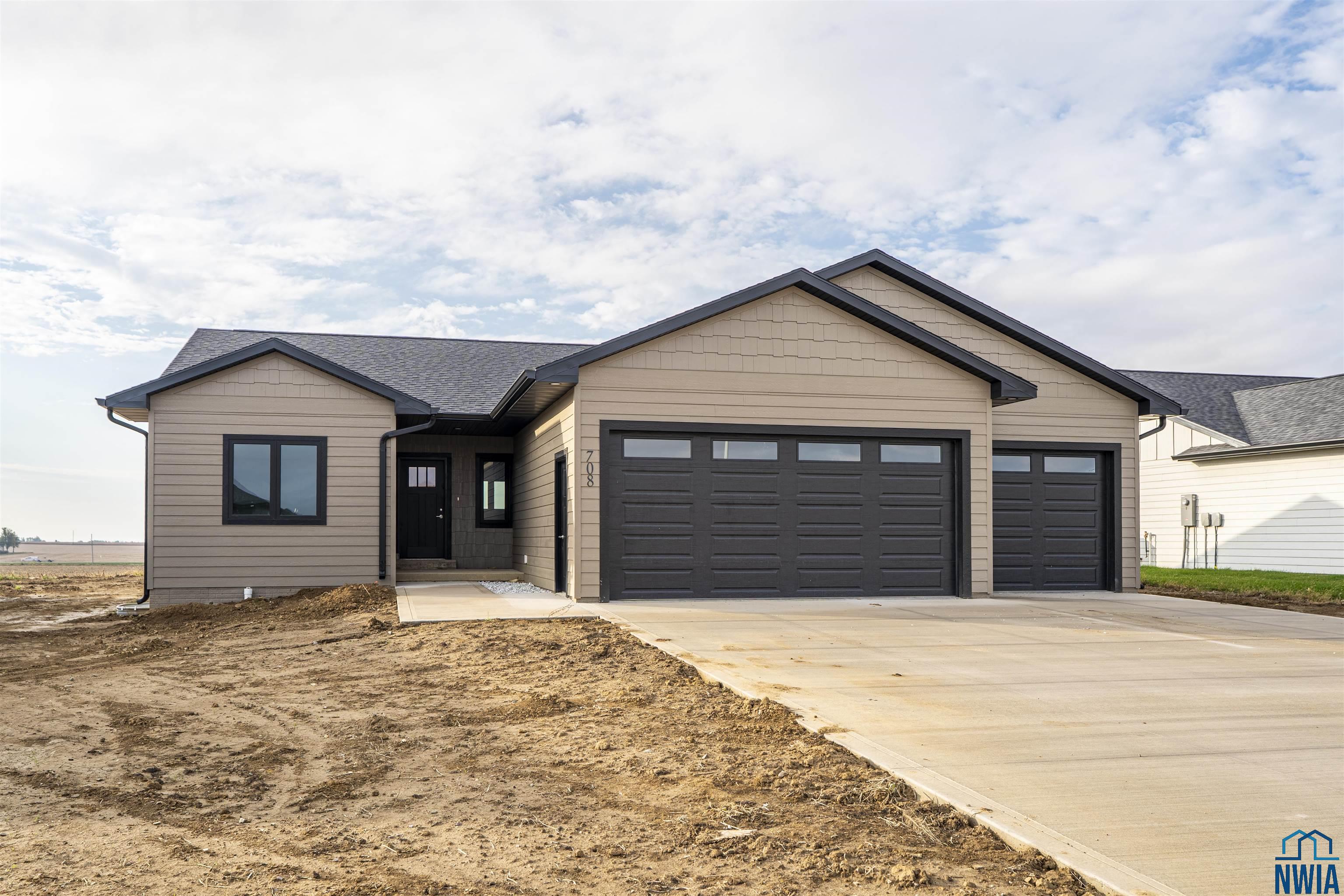 708 17th St SE, Orange City, IA 51041 