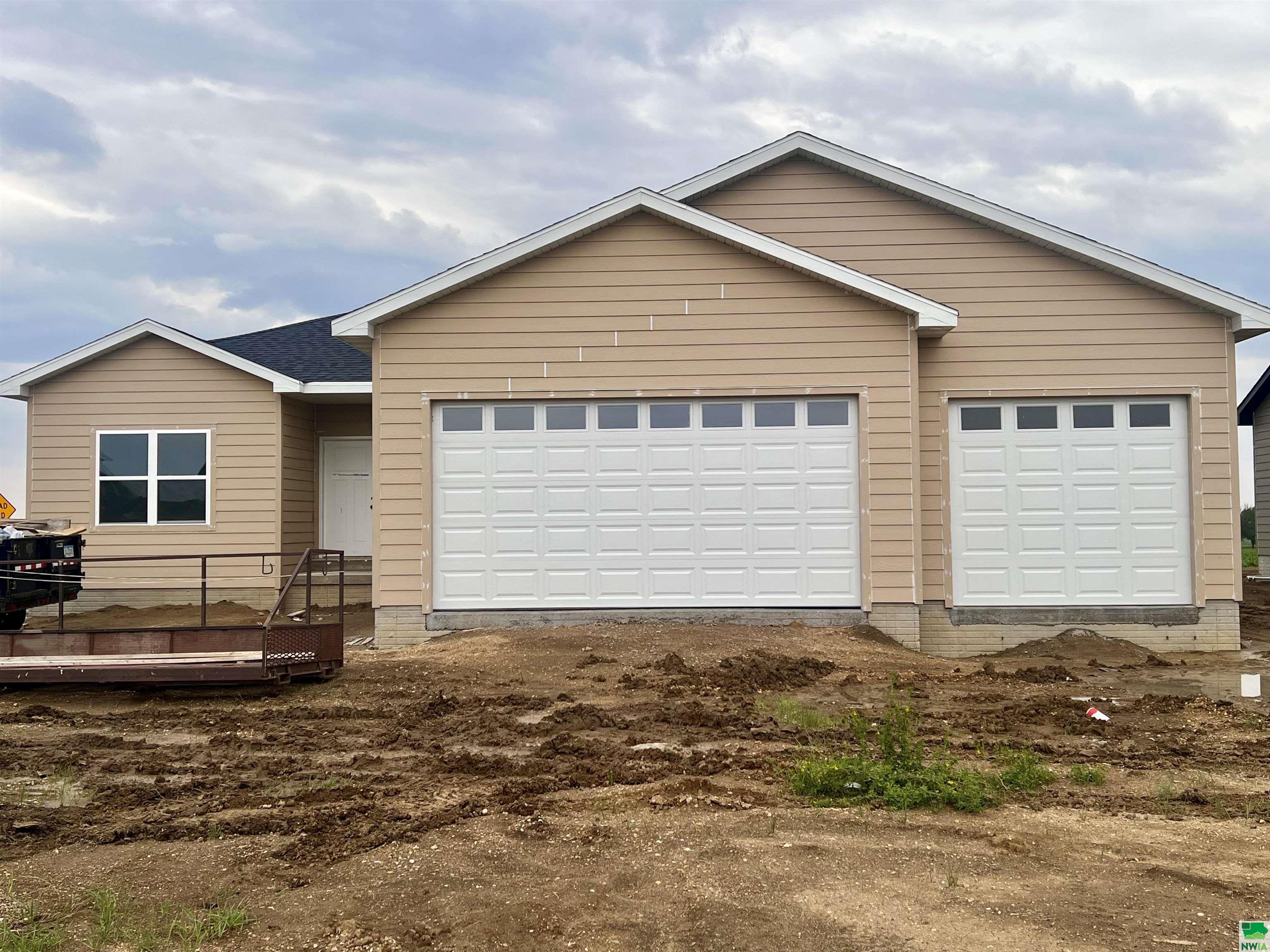 710 17th St SE, Orange City, IA 51041 