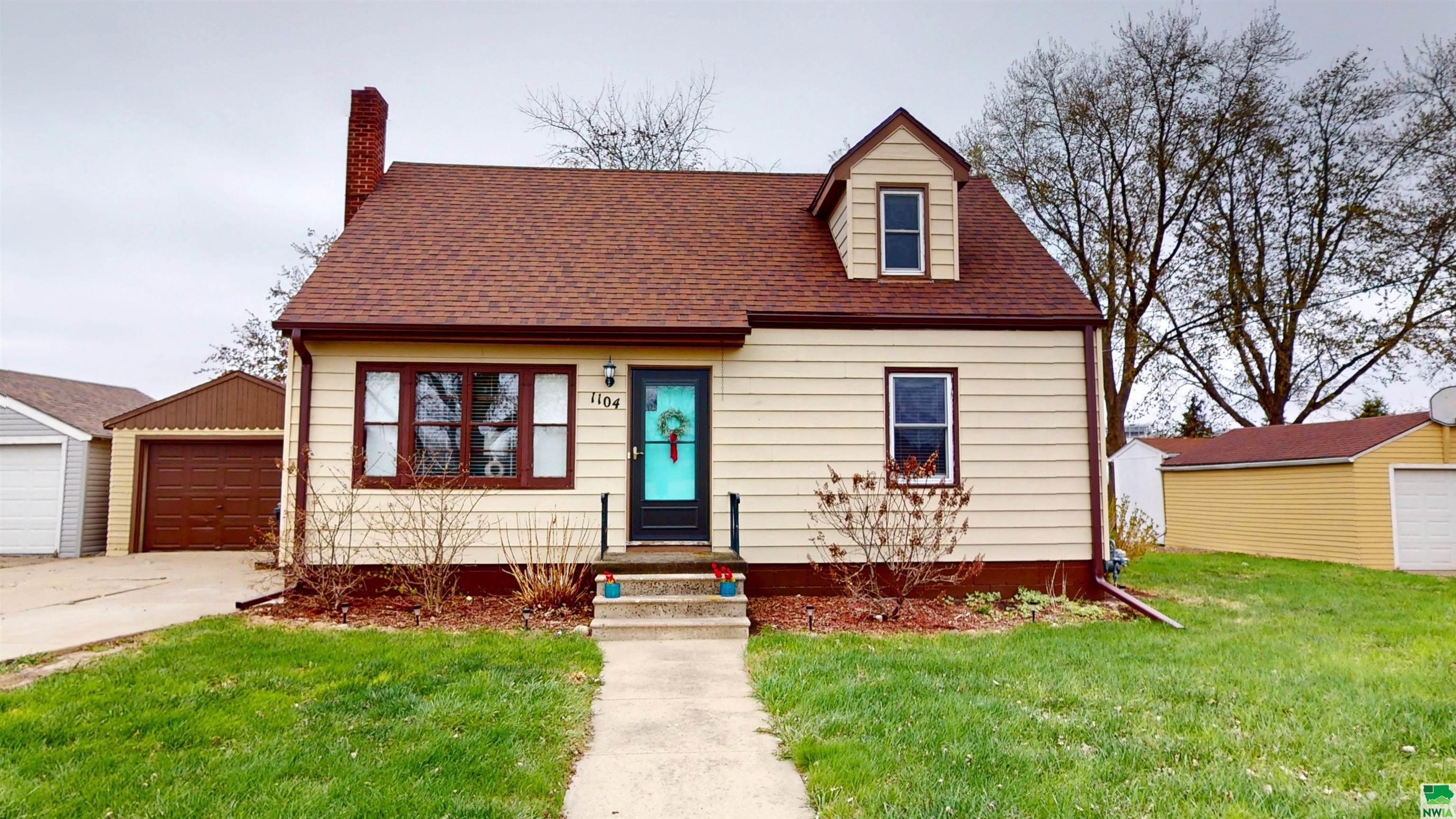 1104 4TH ST E, Storm Lake, IA 50588 
