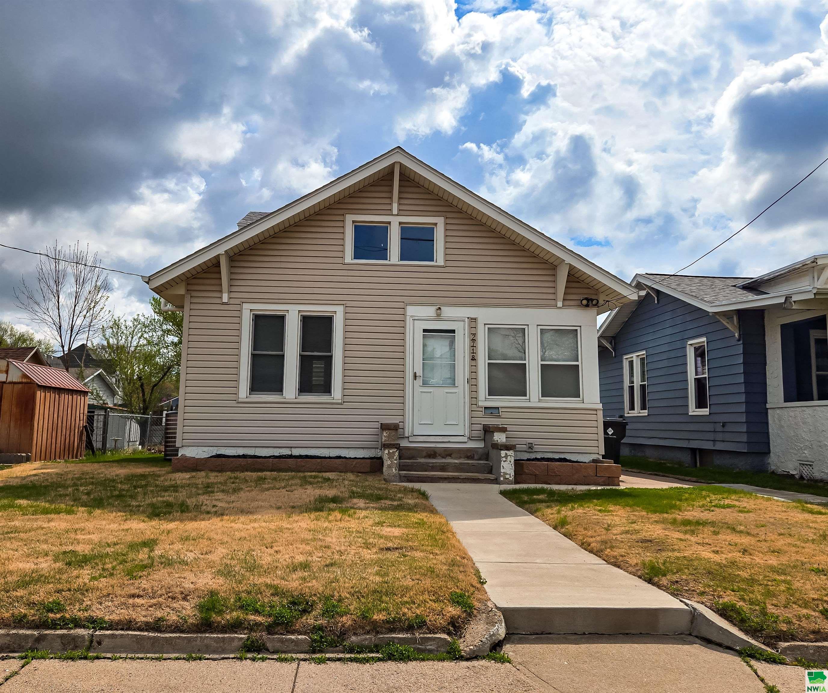 2718 REBECCA ST, Sioux City, IA 51103 