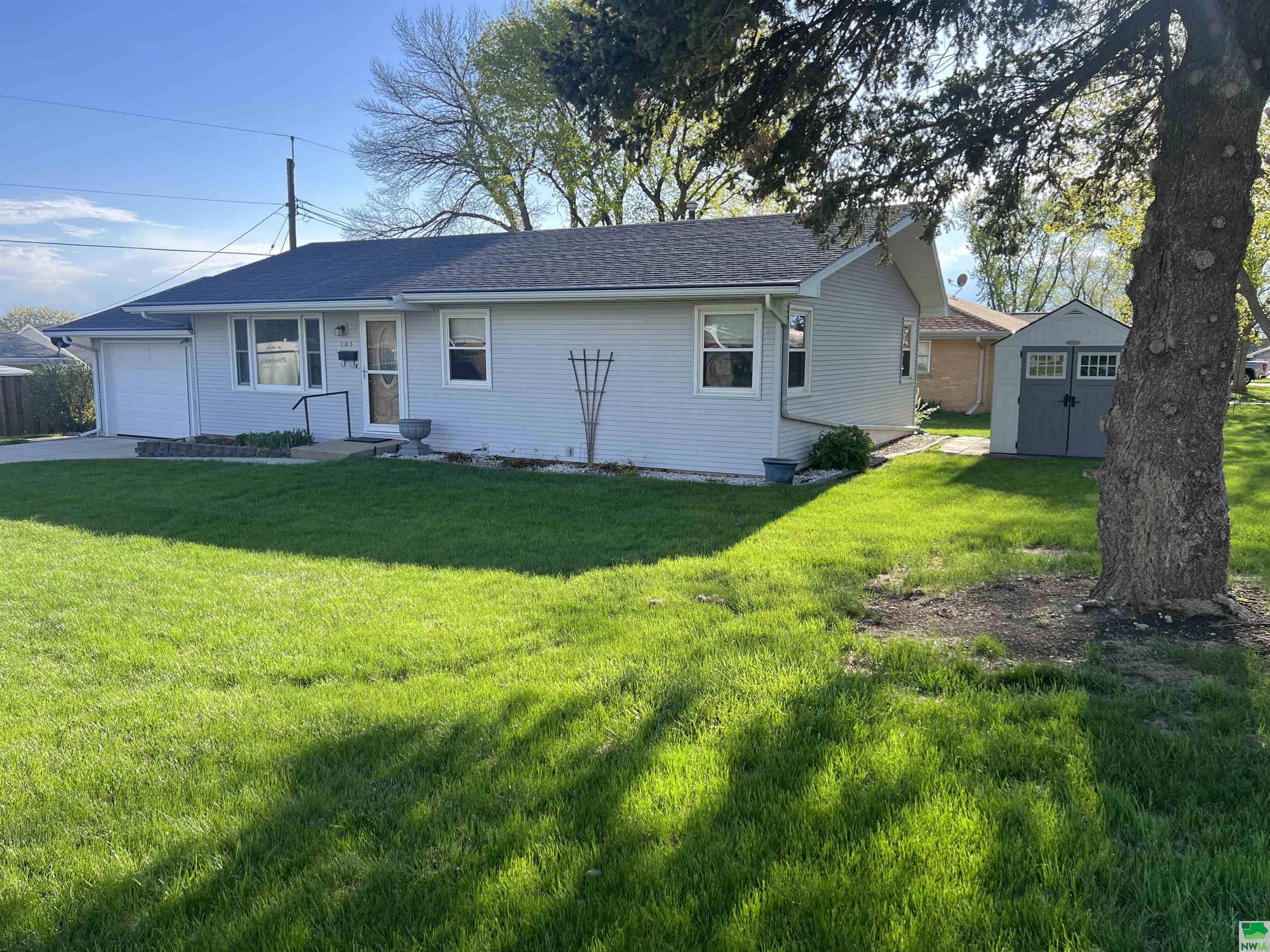 305 CHIEF ST, Cherokee, IA 51012 