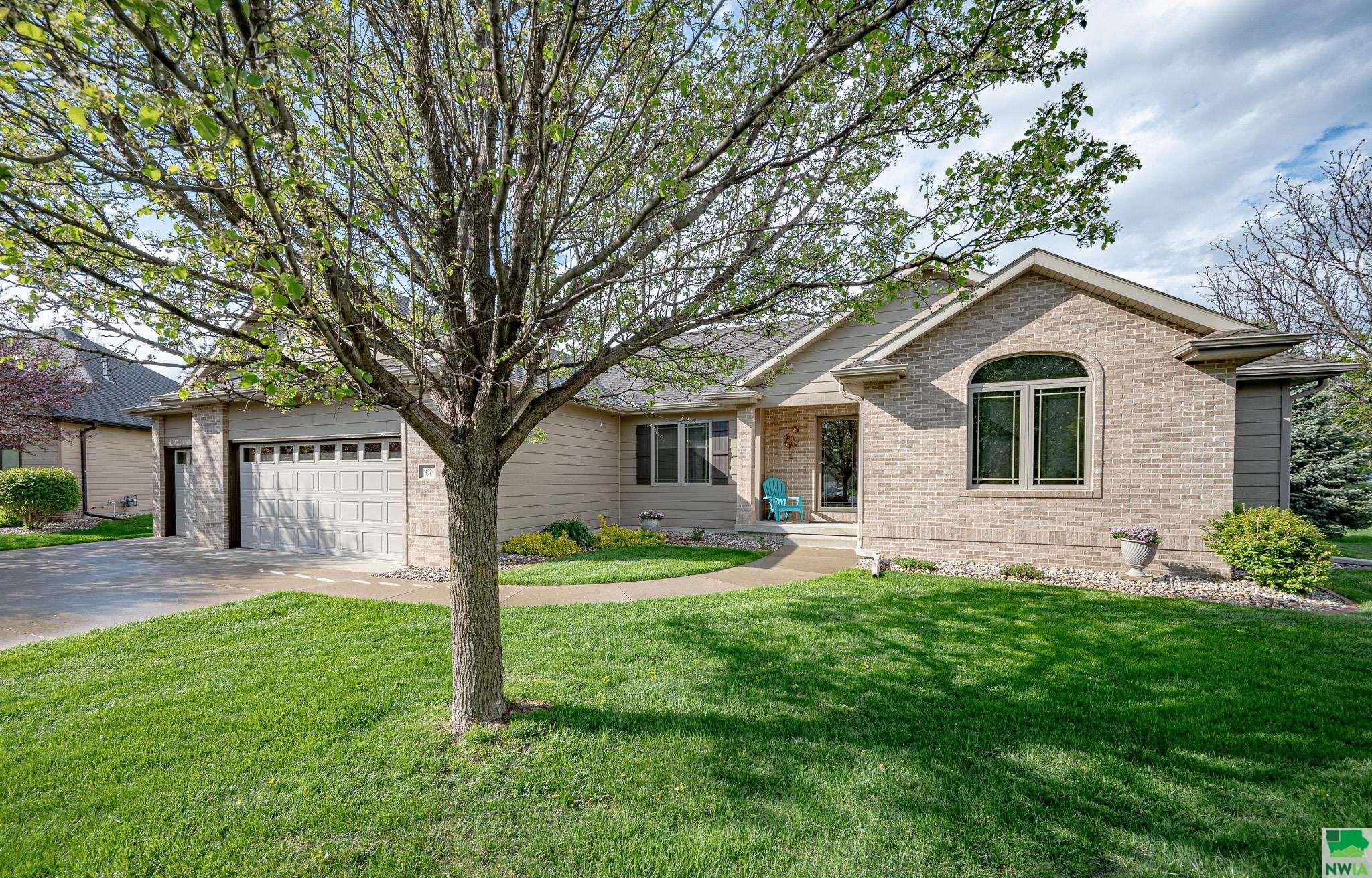 137 Levee Trail, Dakota Dunes, SD 57049 