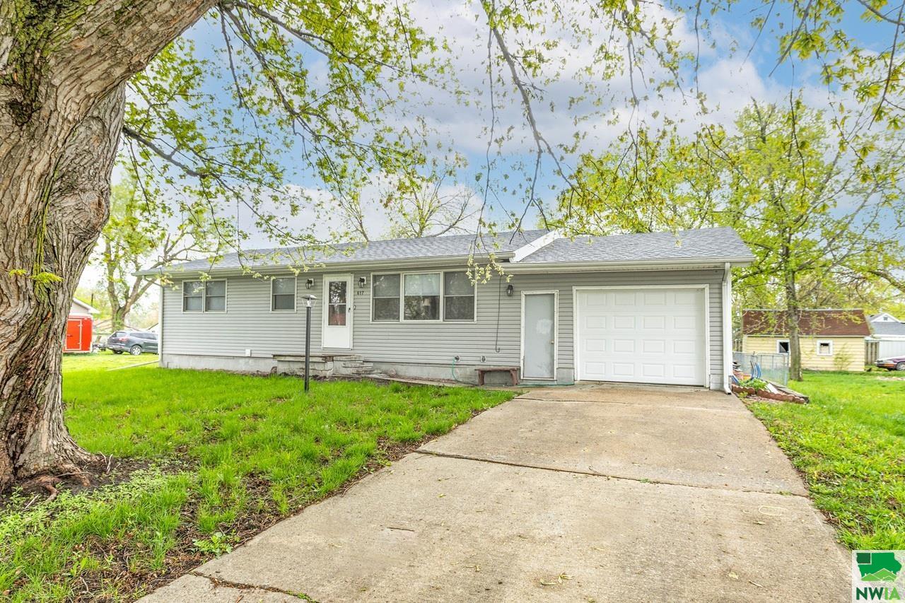 617 14th Street, Onawa, IA 51040 