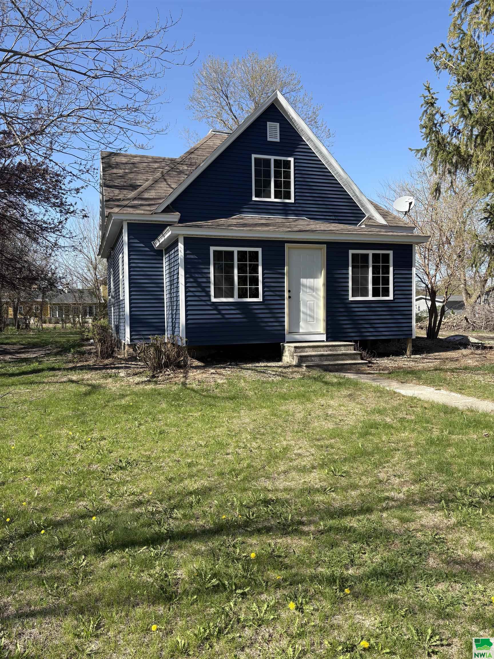 315 Veterans Rd E, Laurens, IA 50554 