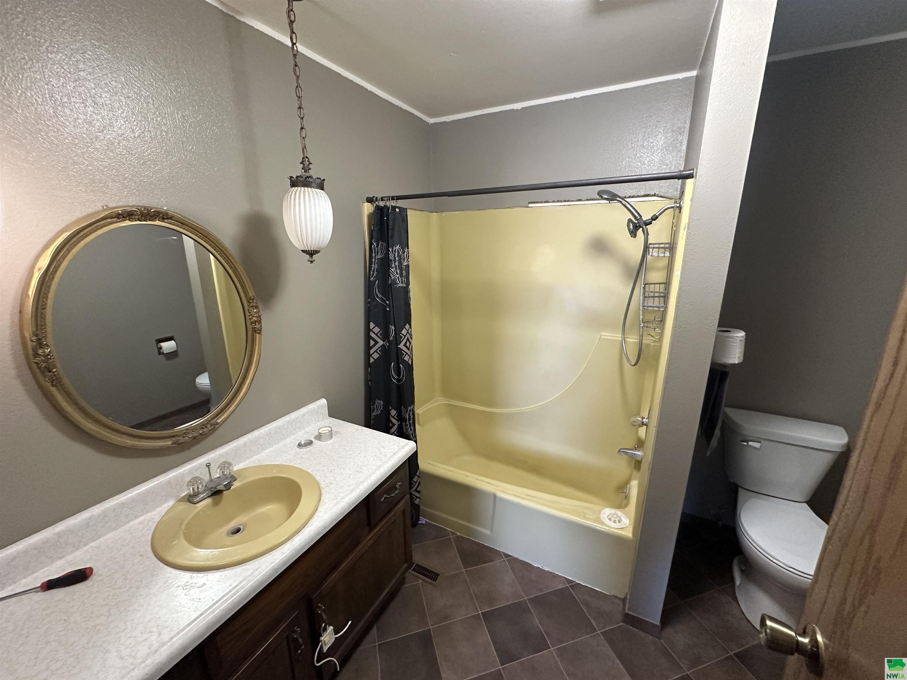 MLS #828552