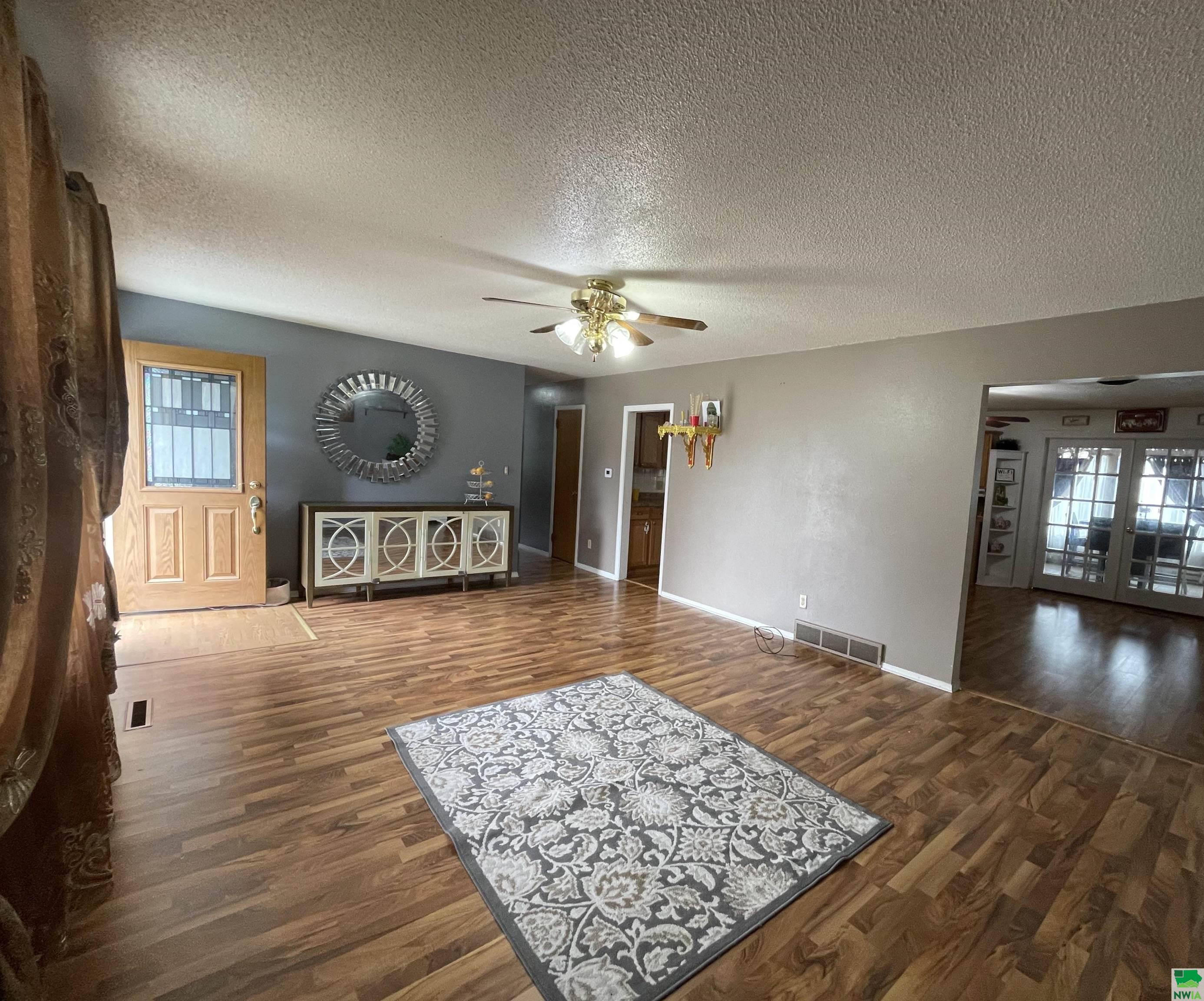 MLS #828556