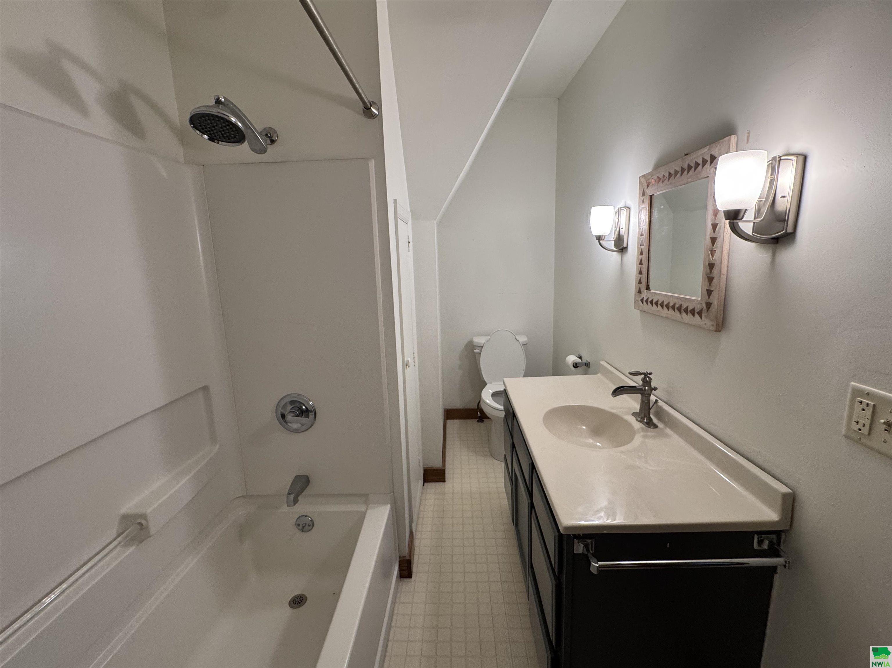 MLS #828557