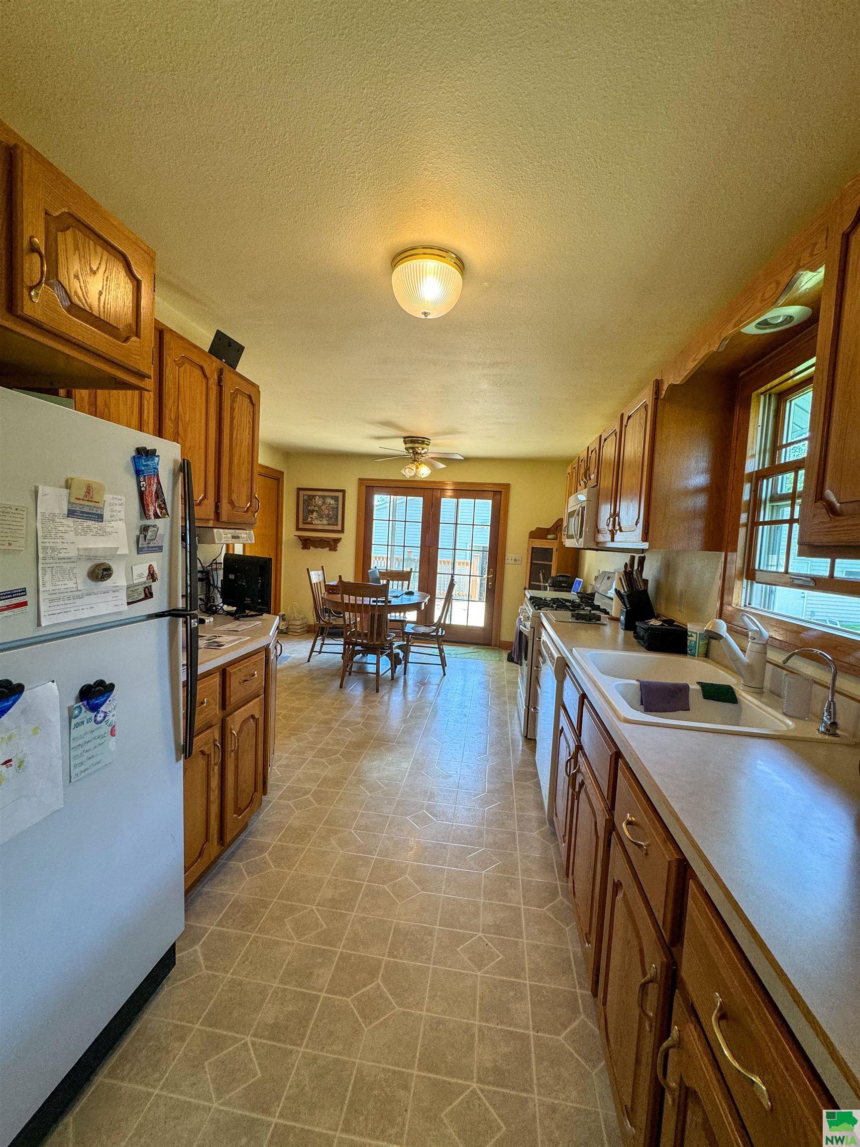 MLS #828561