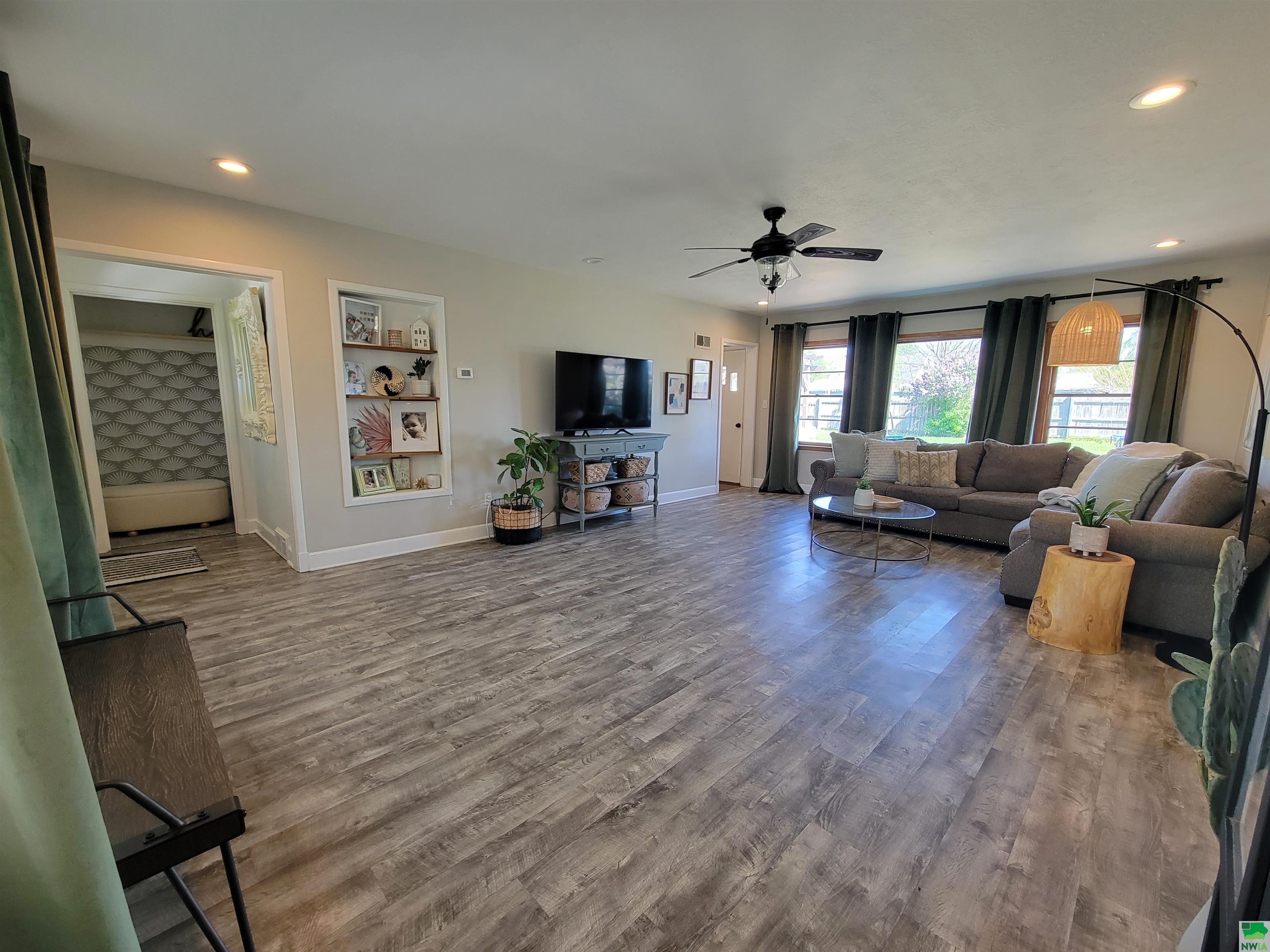 MLS #828563