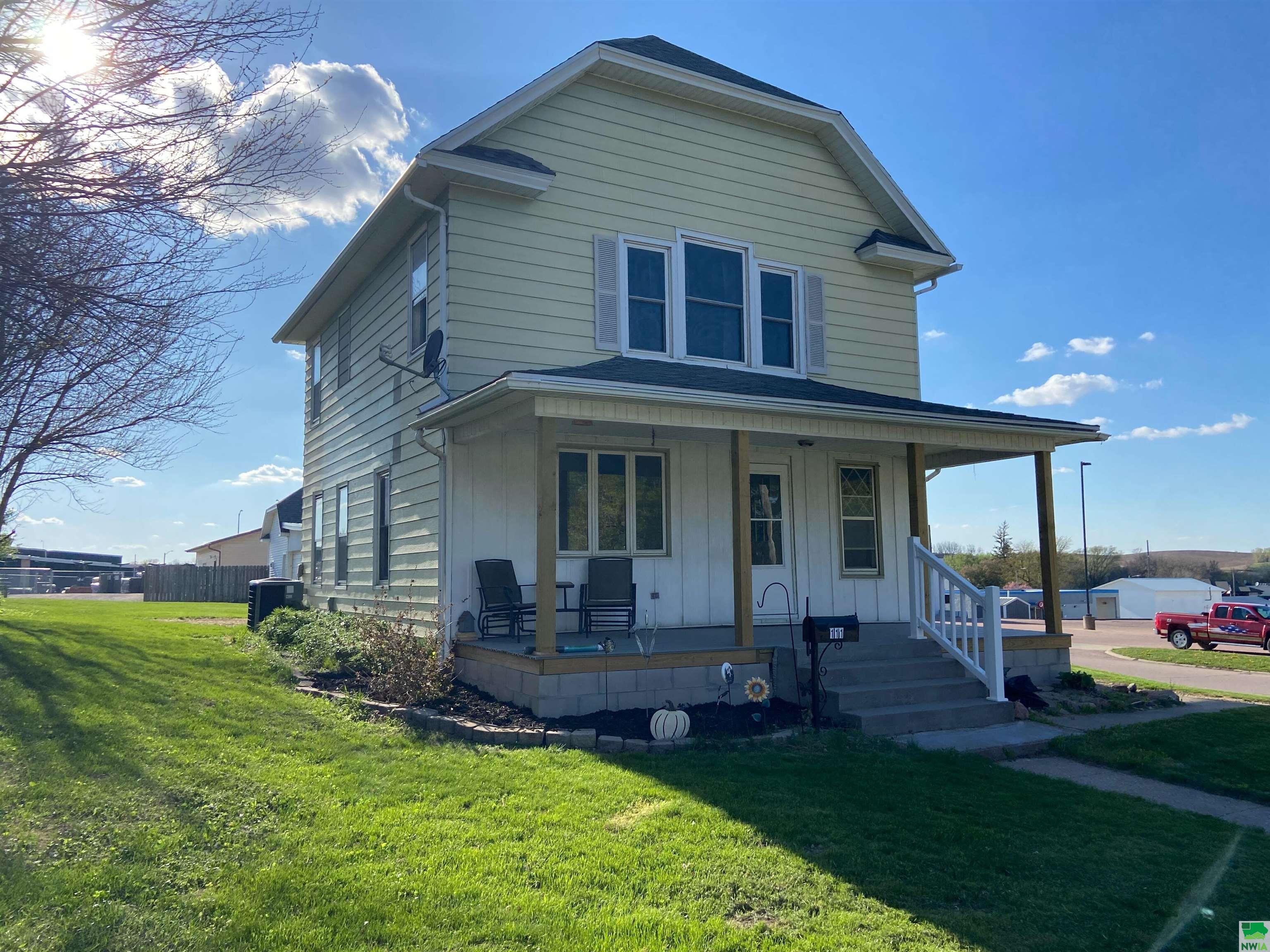 111 5th Street N, Mapleton, IA 51034 