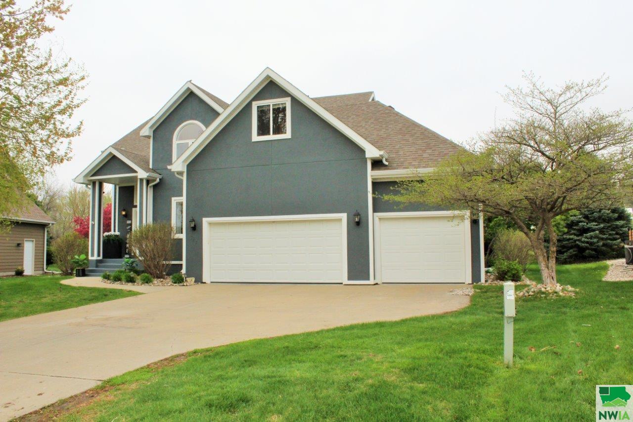 312 INVERNESS TRL, Dakota Dunes, SD 57049 