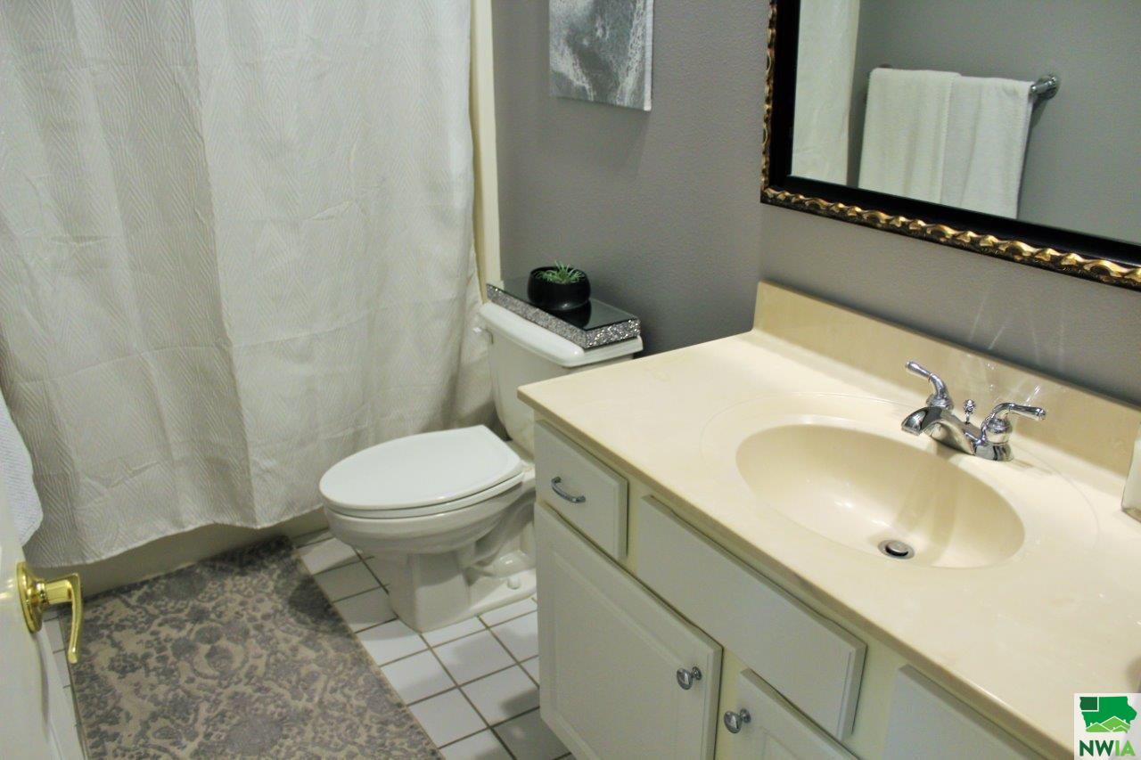 MLS #828575