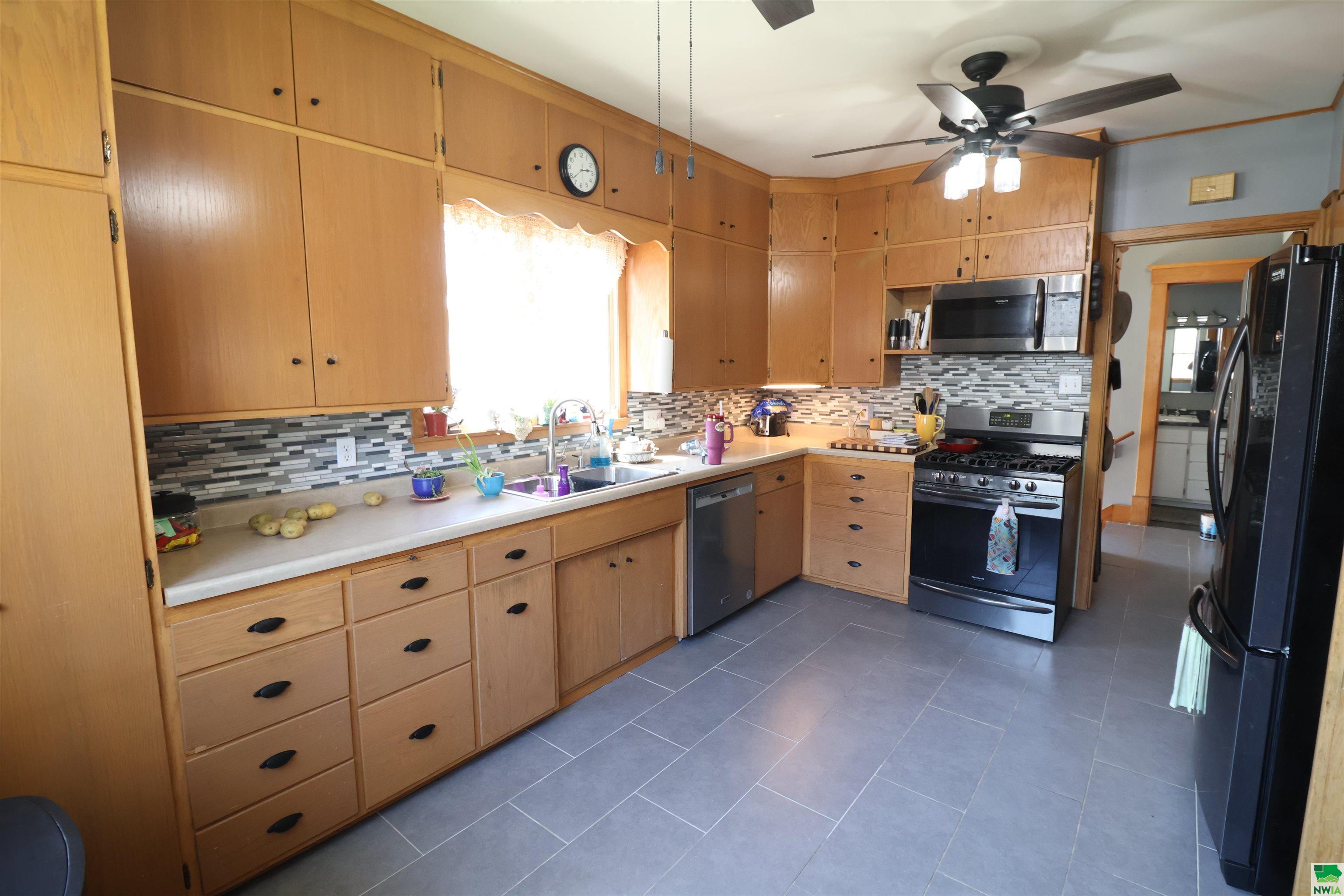 MLS #828577
