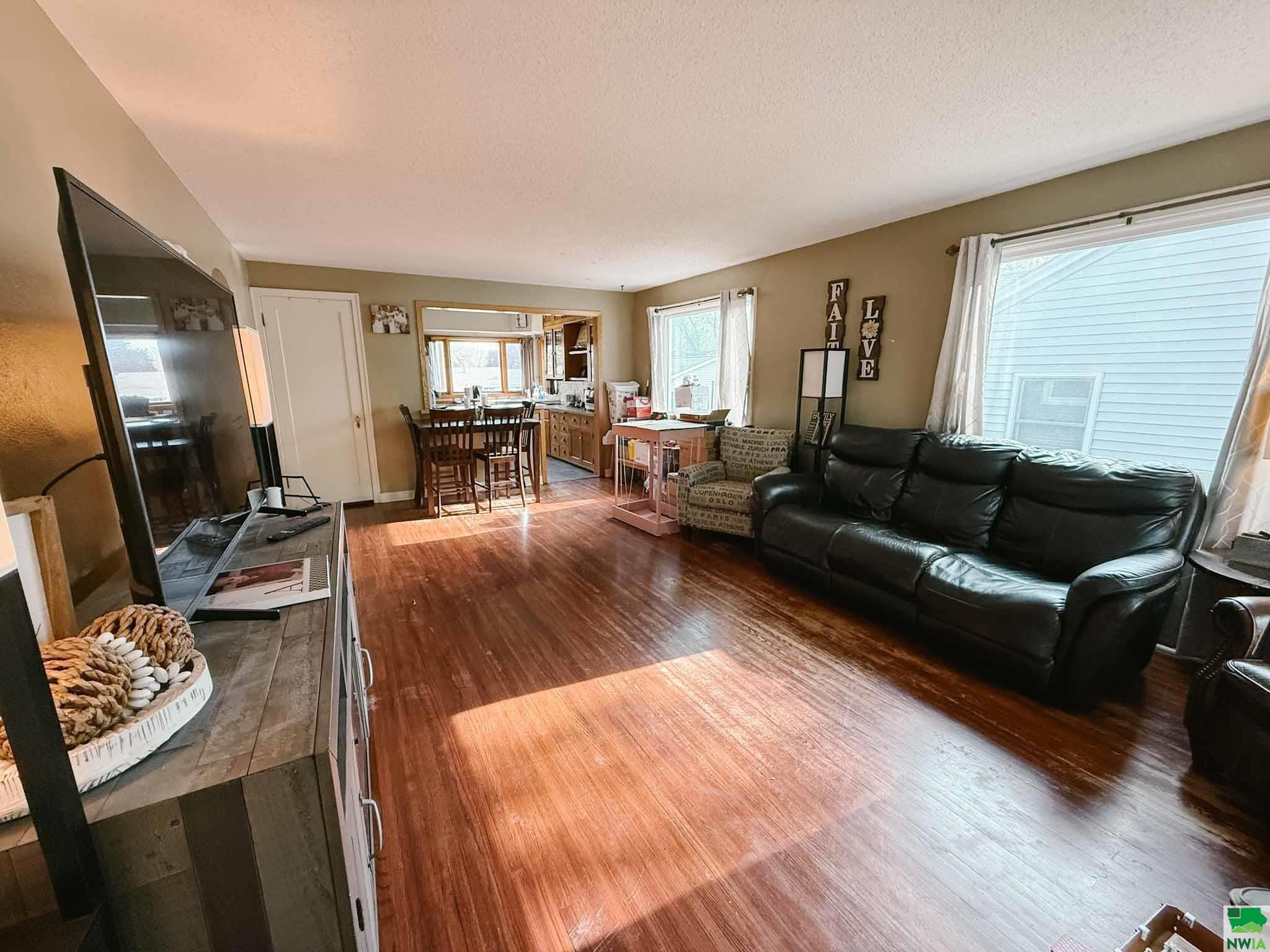 MLS #828595