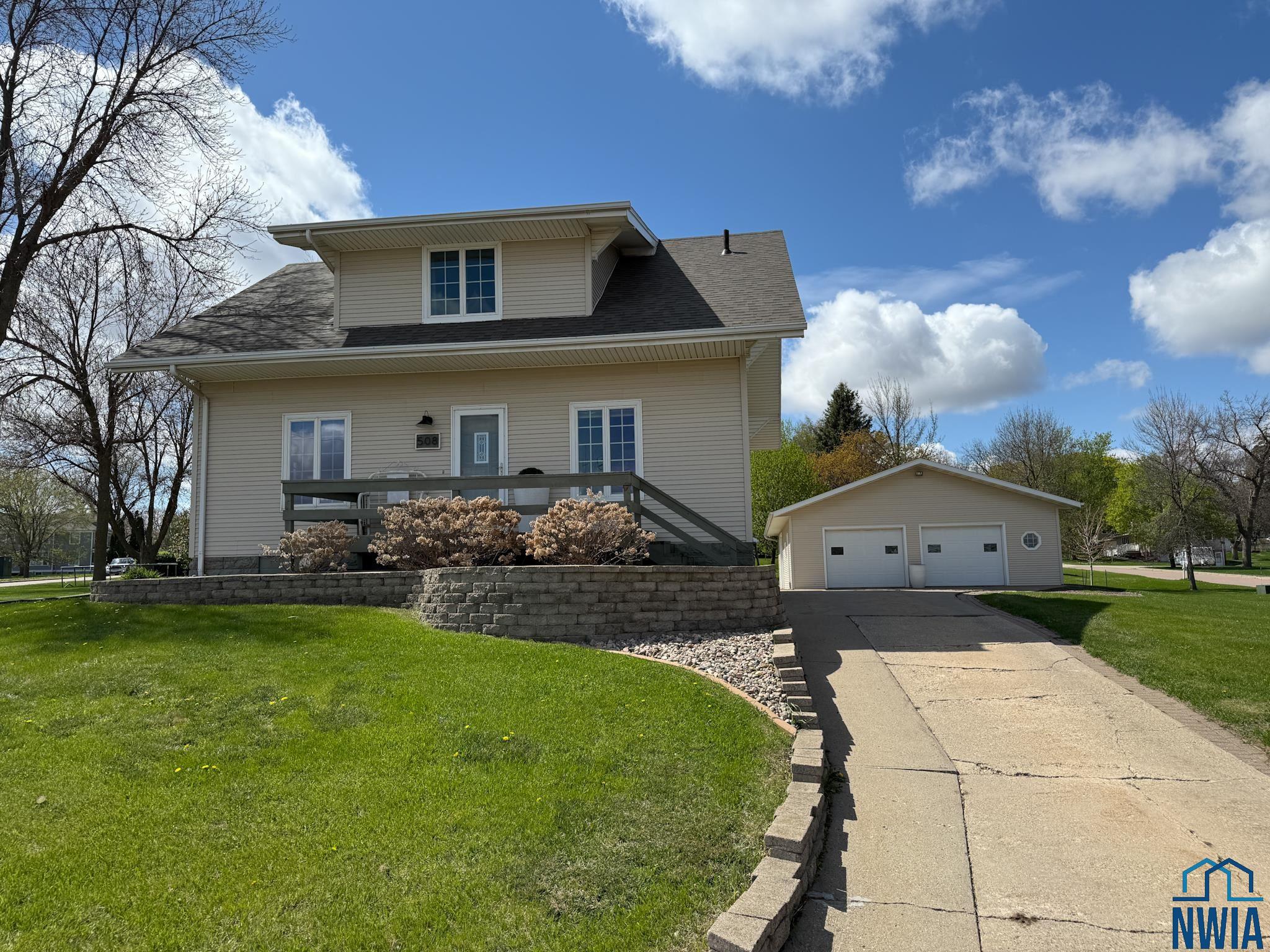 508 3rd Ave						  						 , Alton						 , IA						  51003						  