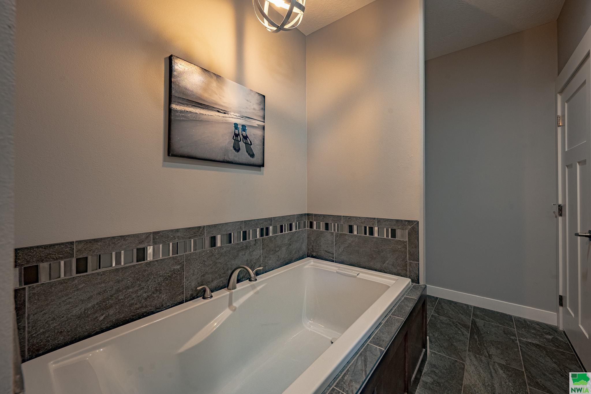 MLS #828604