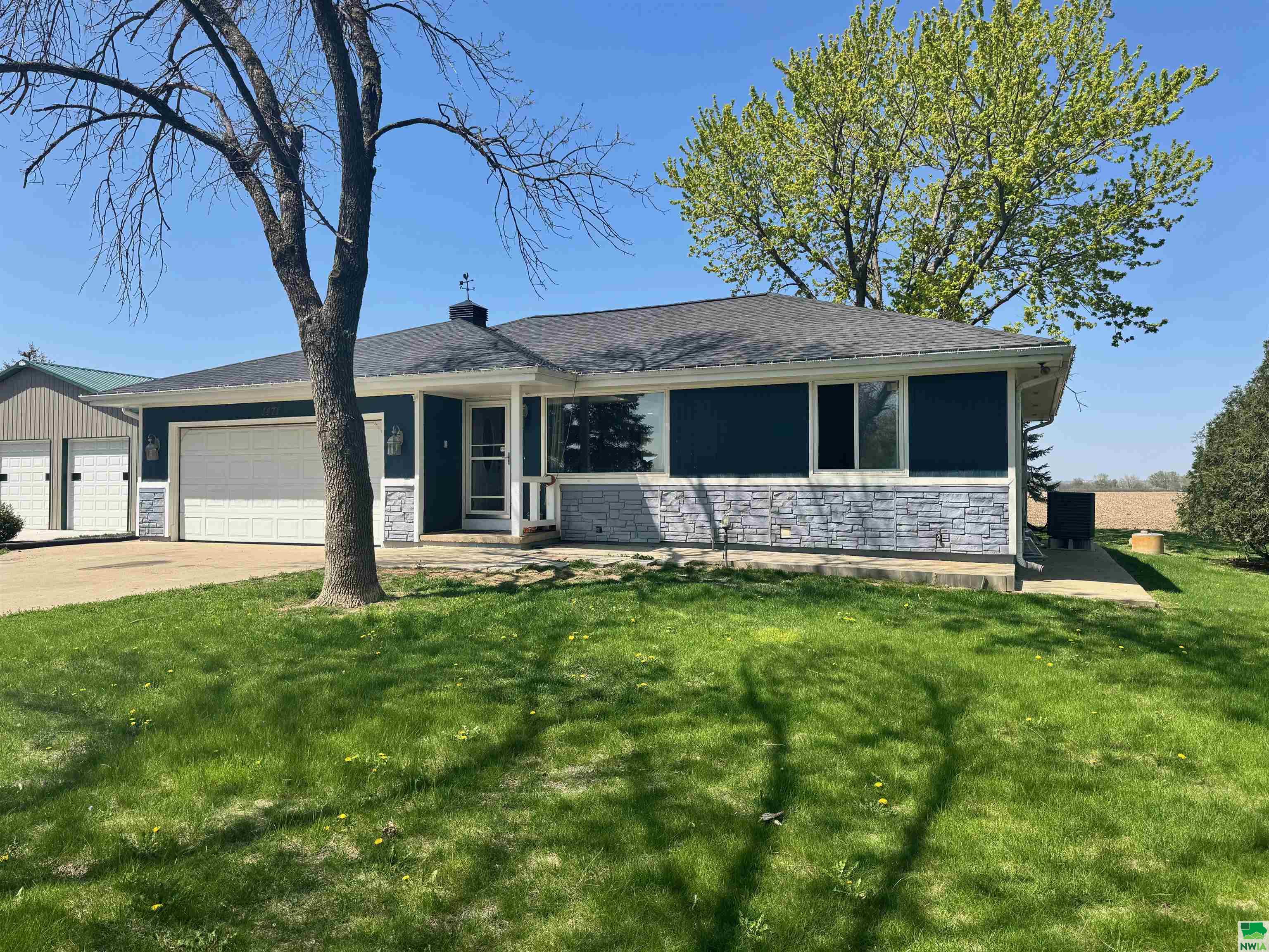 MLS #828605