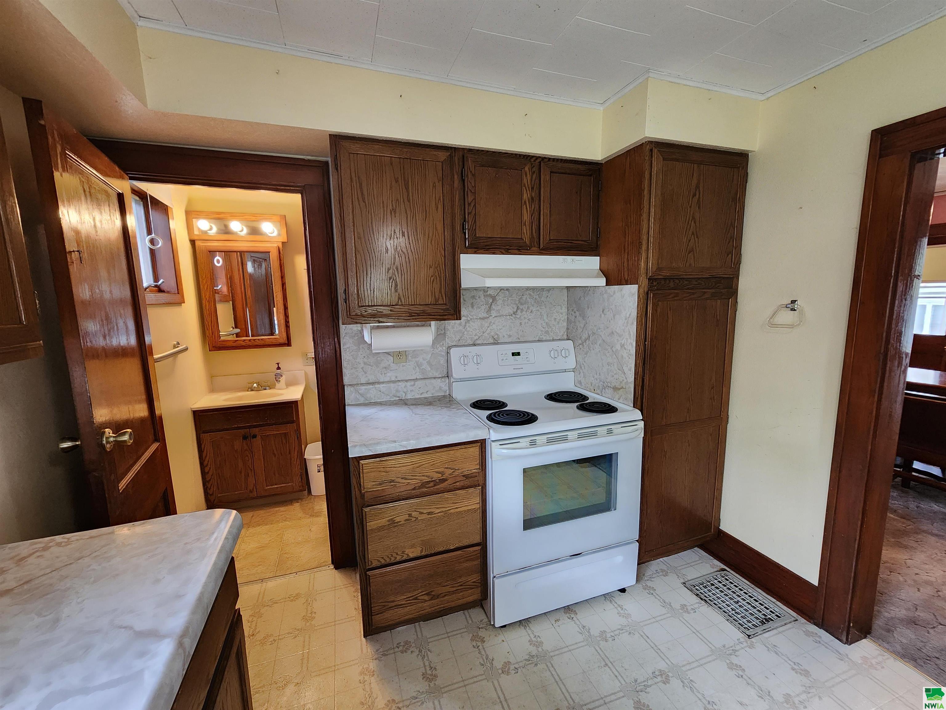 MLS #828606