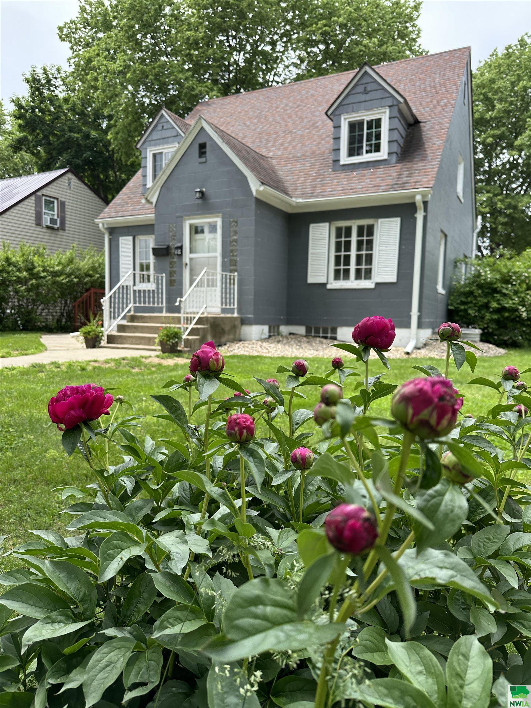 19 Pine S, Vermillion, SD 57069 