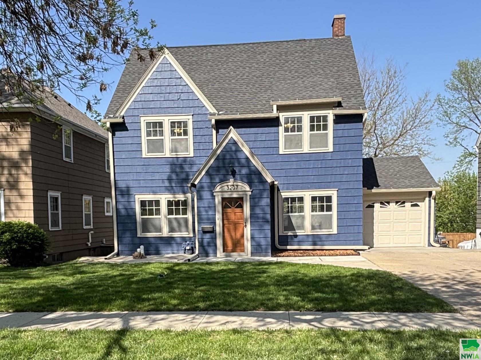 3207 Pierce St, Sioux City, IA 51104 