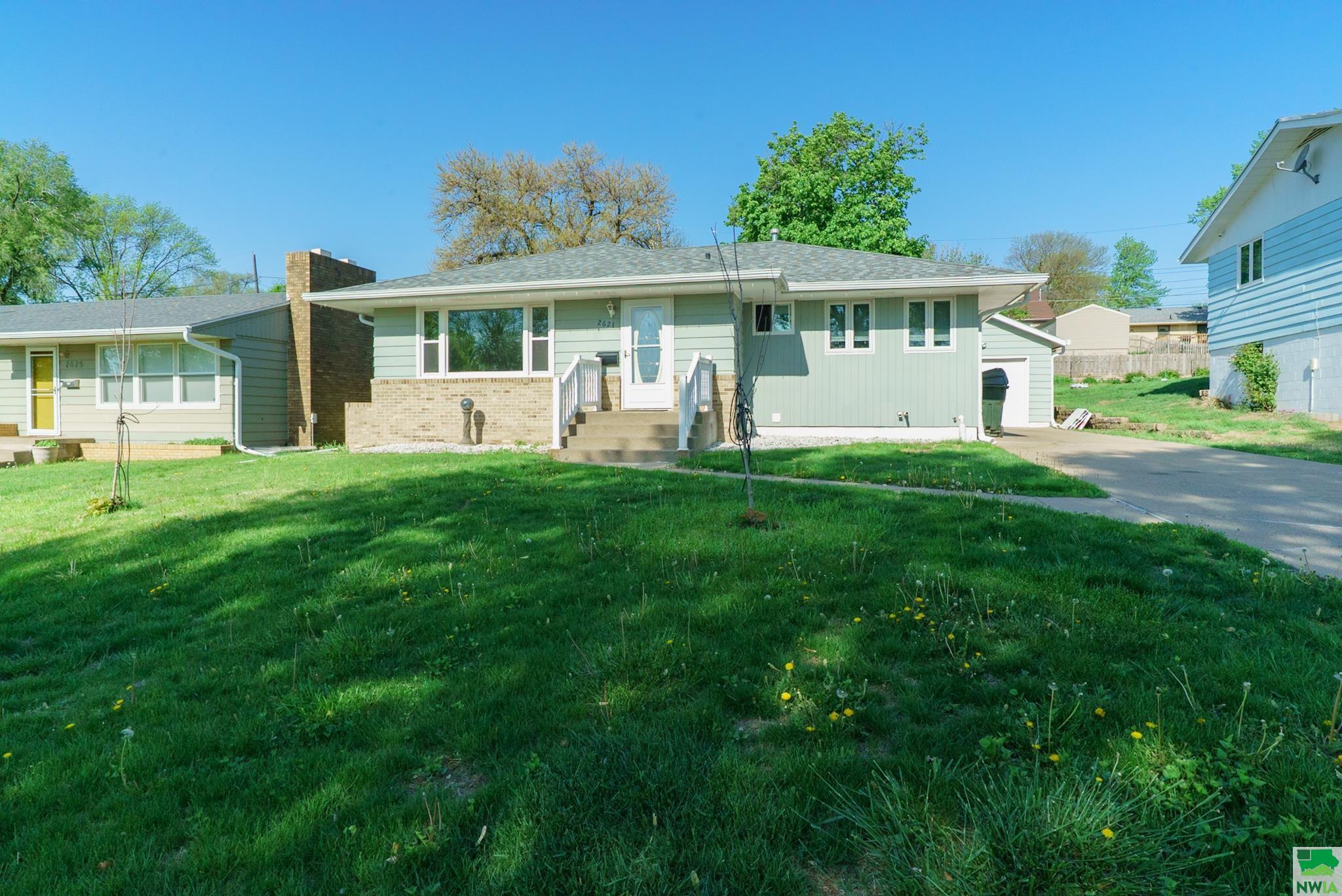 2621 St. Marys St. S, Sioux City, IA 51106 